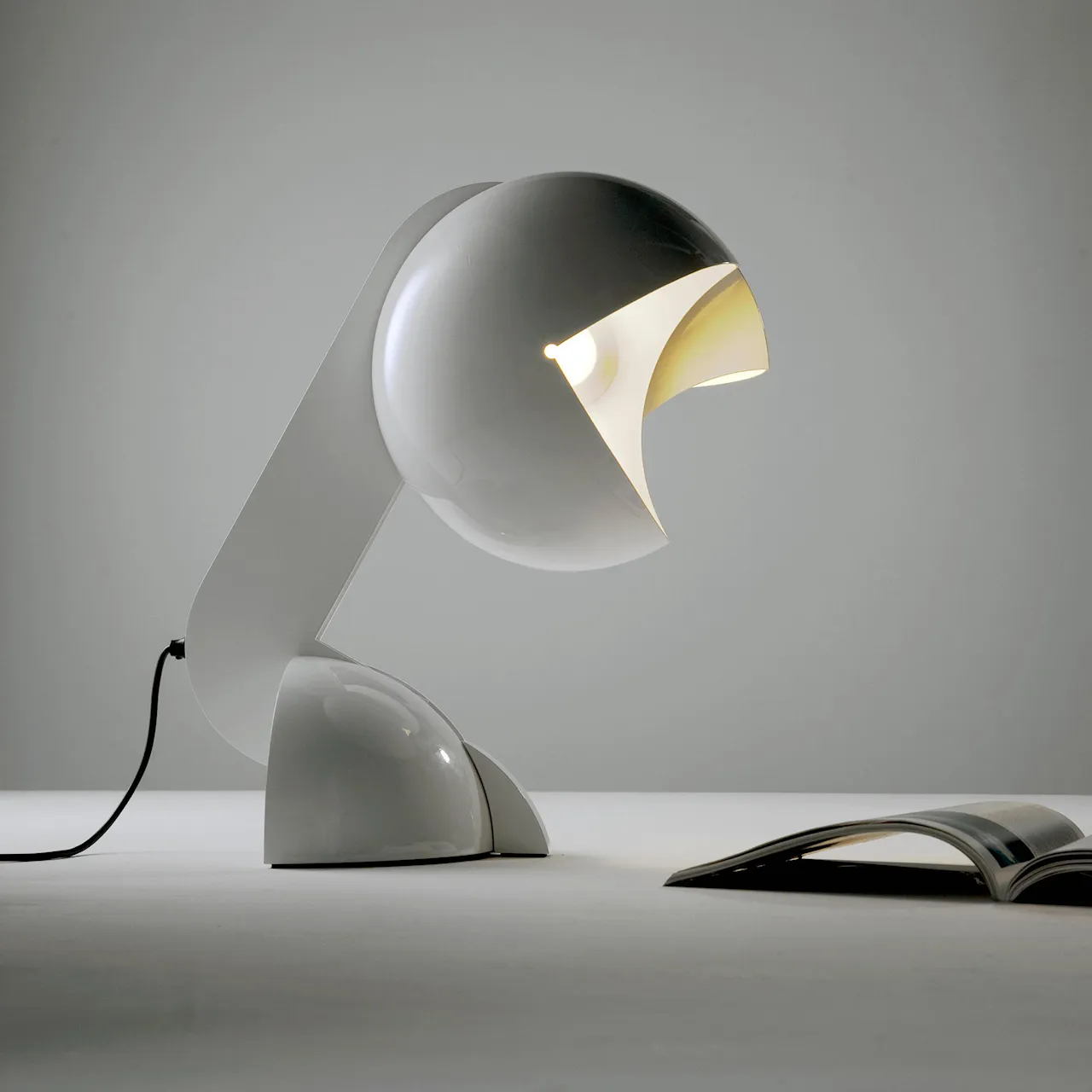 Ruspa 633 Table Lamp