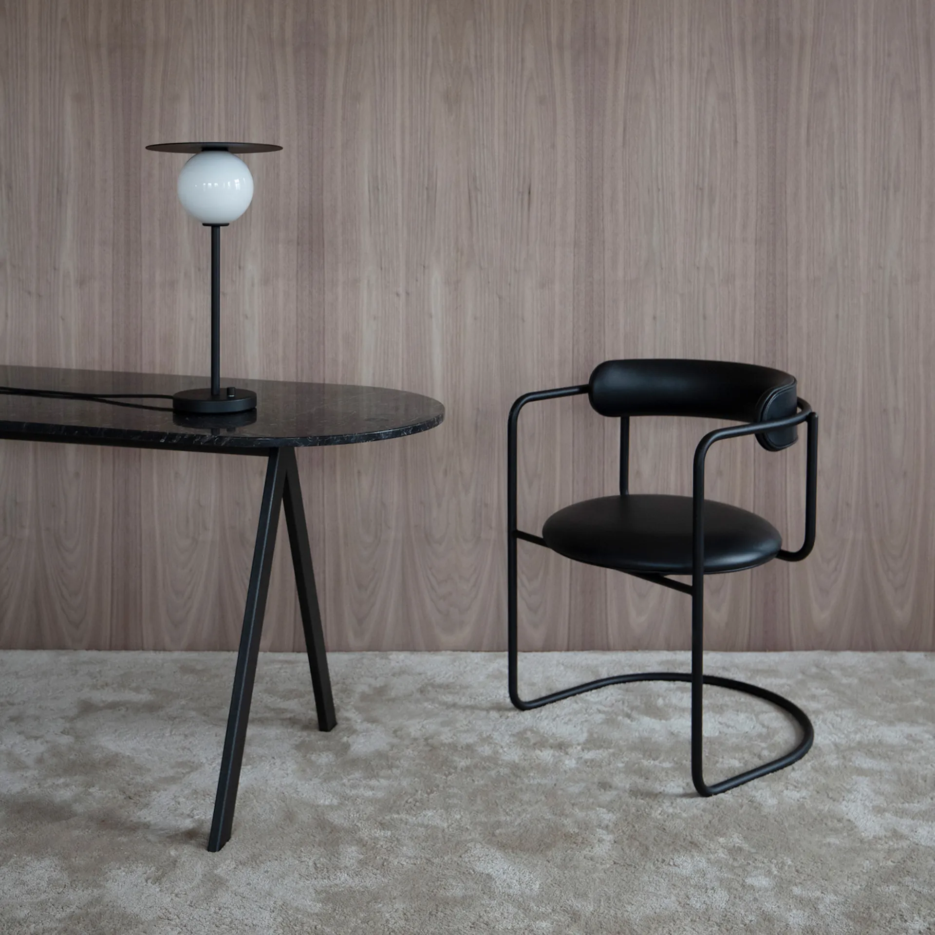 FF Cantilever Chair Rounded Black Legs - Friends & Founders - NO GA