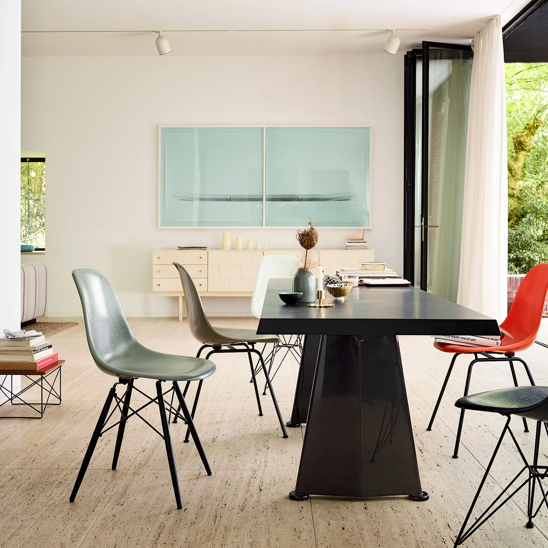 Eames black dining chair discount