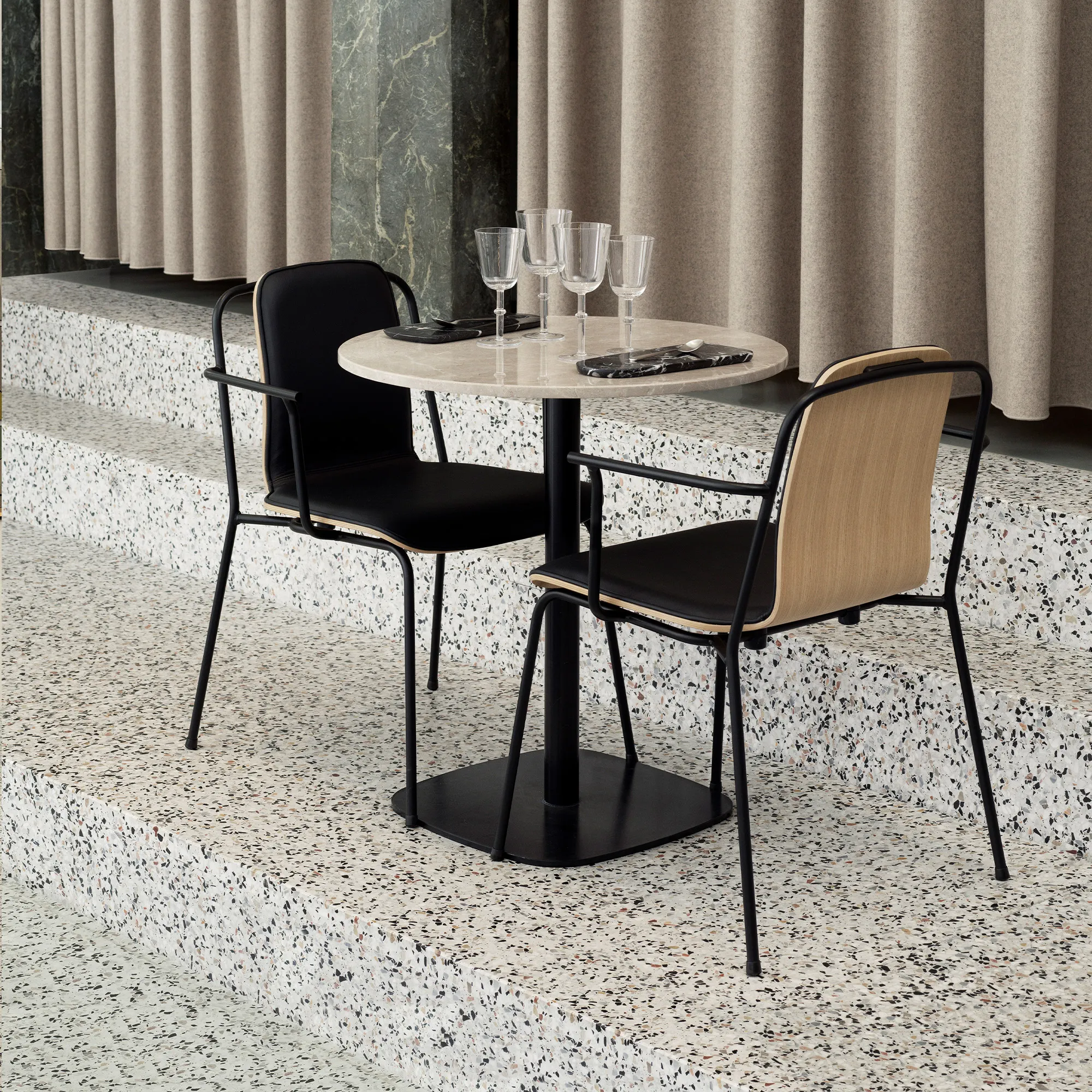 Form Café Table Ø60 cm - 4