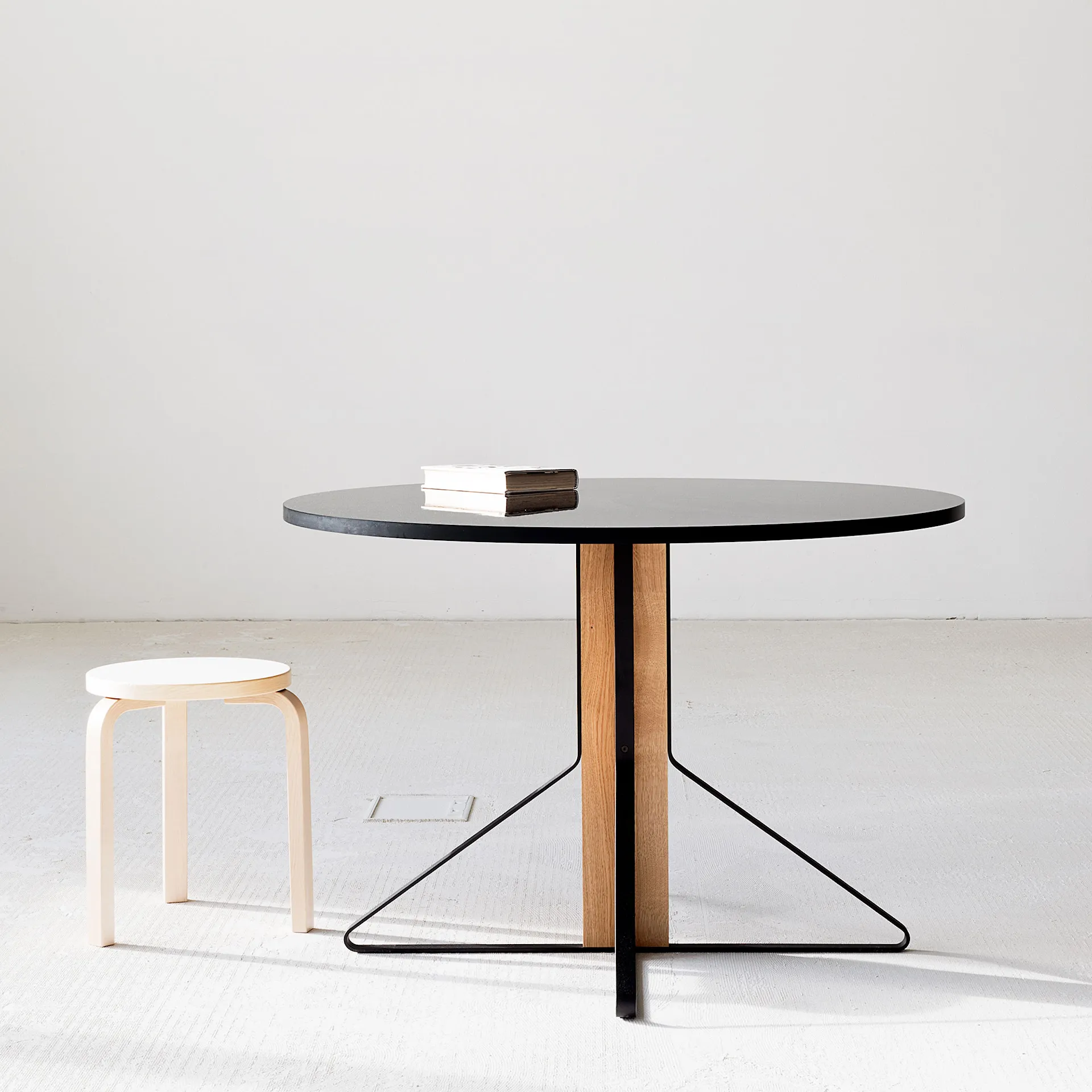 Kaari Table REB 004 - Artek - Ronan & Erwan Bouroullec - NO GA