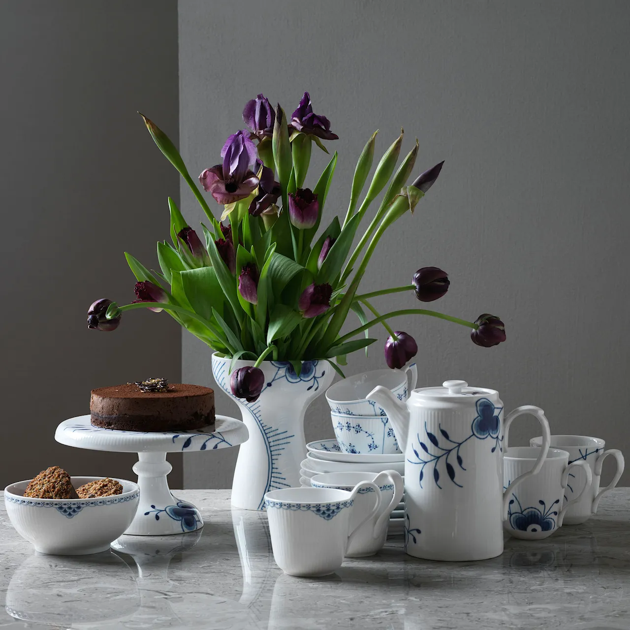 Blue Fluted Mega Footed Dish 23 cm