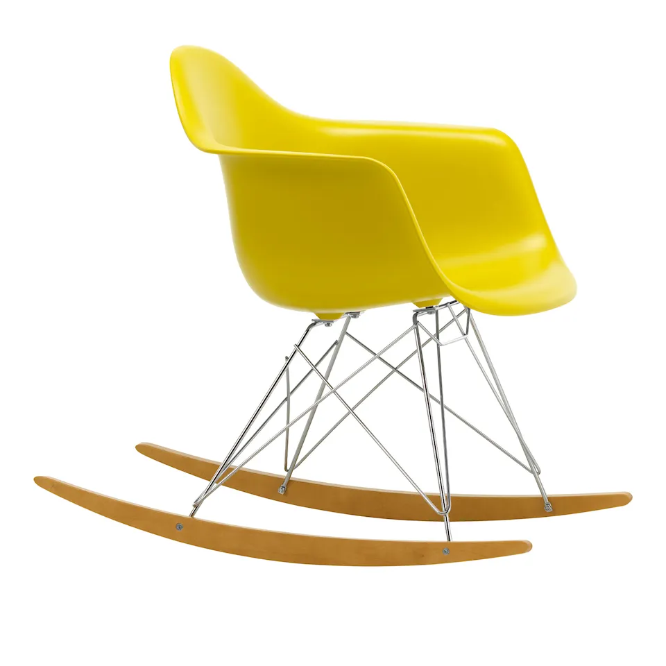Eames RE Plastic Armchair RAR gyngestol Chrome/Golden Maple