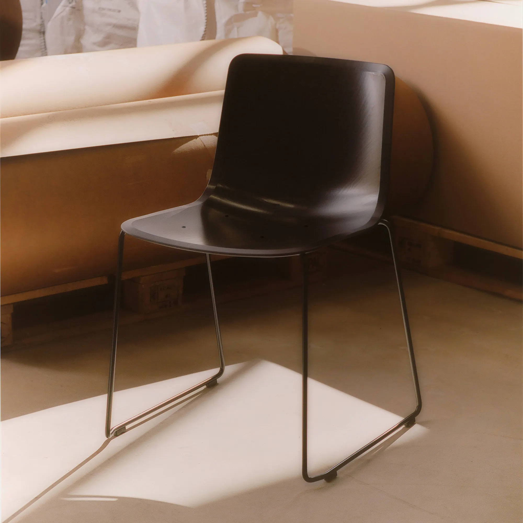 Pato Paper Sledge 4103 Chair - 2