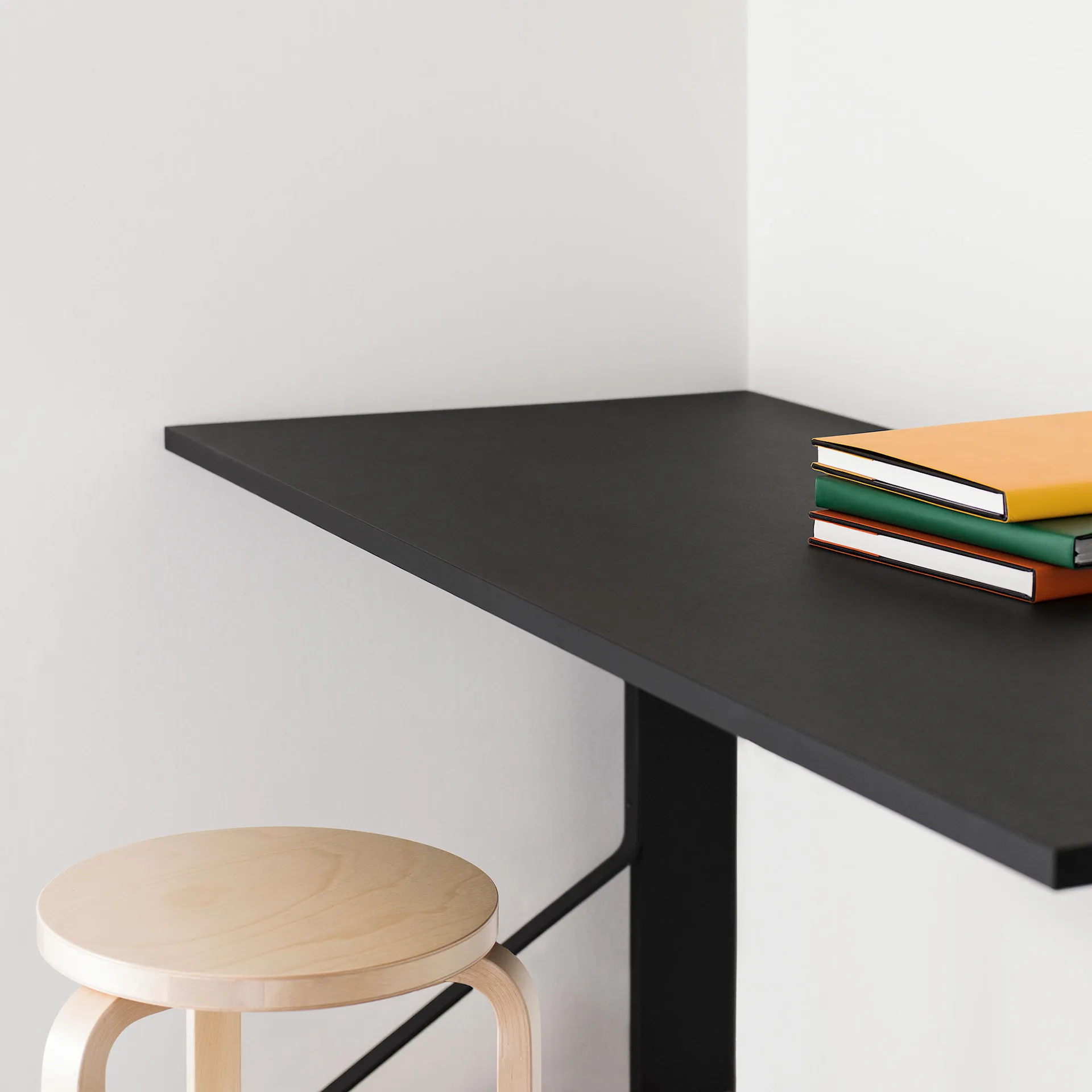 Kaari Desk REB 005 - Artek - Ronan & Erwan Bouroullec - NO GA