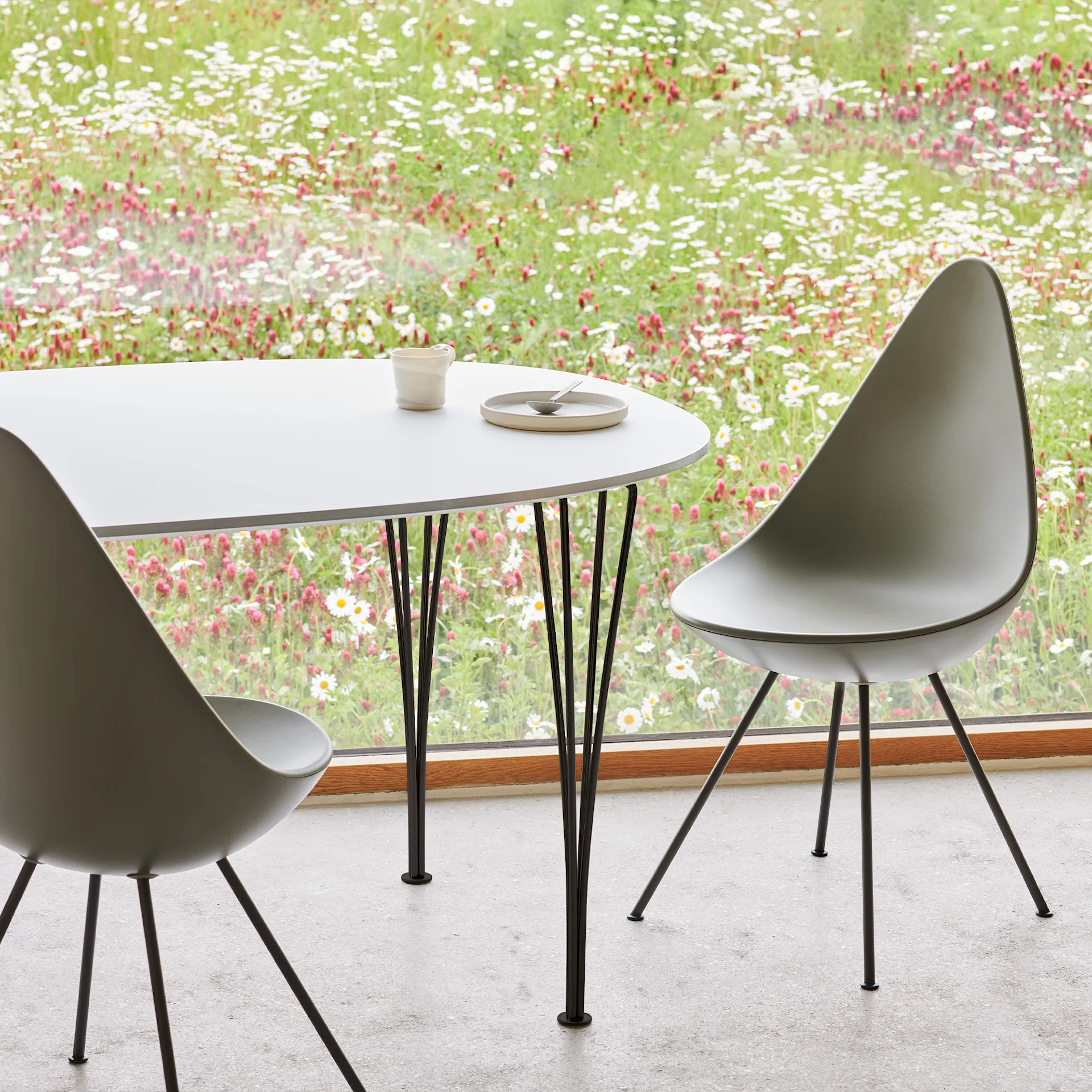 3110 Drop Chair Black - Fritz Hansen - Arne Jacobsen - NO GA