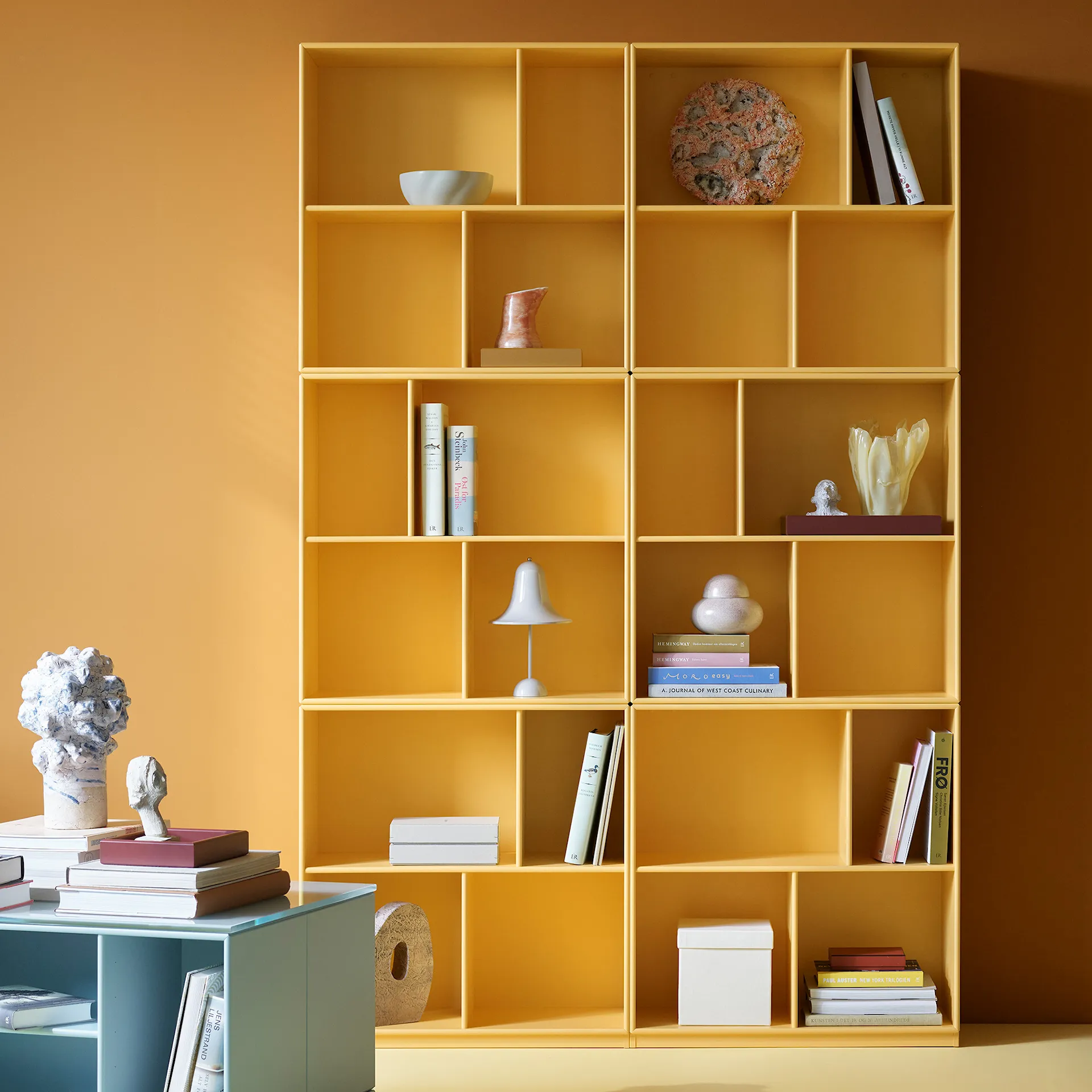 Read Spacious Bookshelf - Plinth H3 cm - Montana - Peter J. Lassen - NO GA