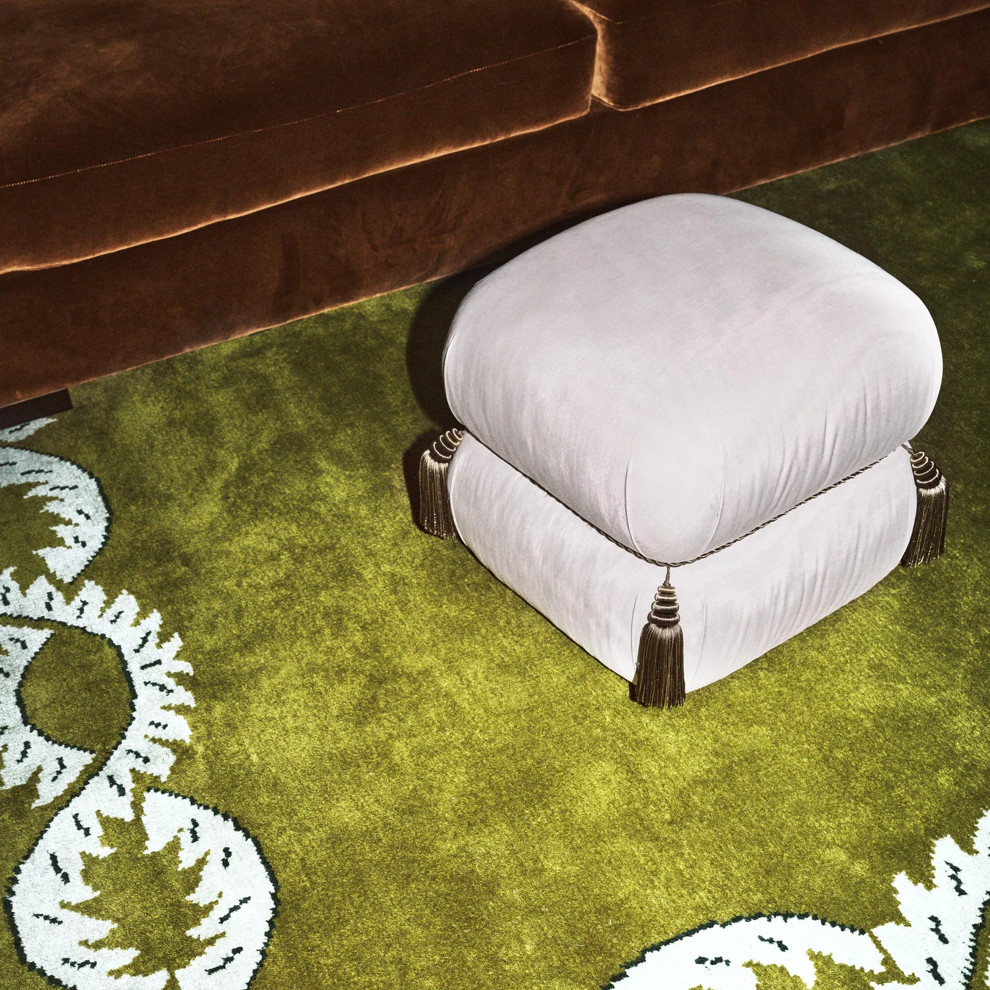 Climbing Vine Olive wool rug - 3