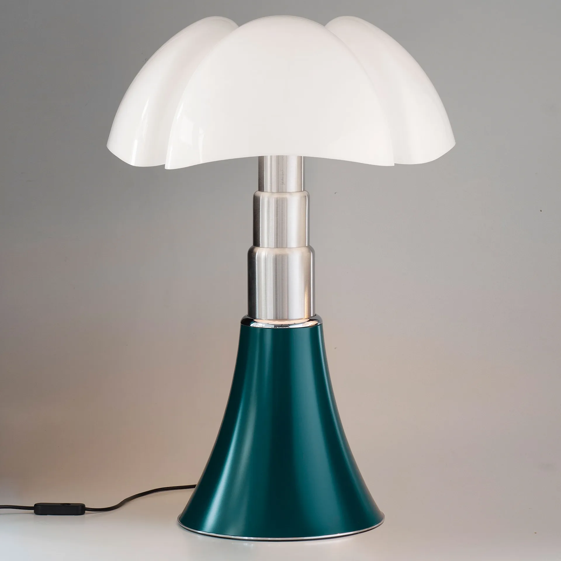 Pipistrello medium Table Lamp, Agave Green - Dimmable - Martinelli Luce - Gae Aulenti - NO GA