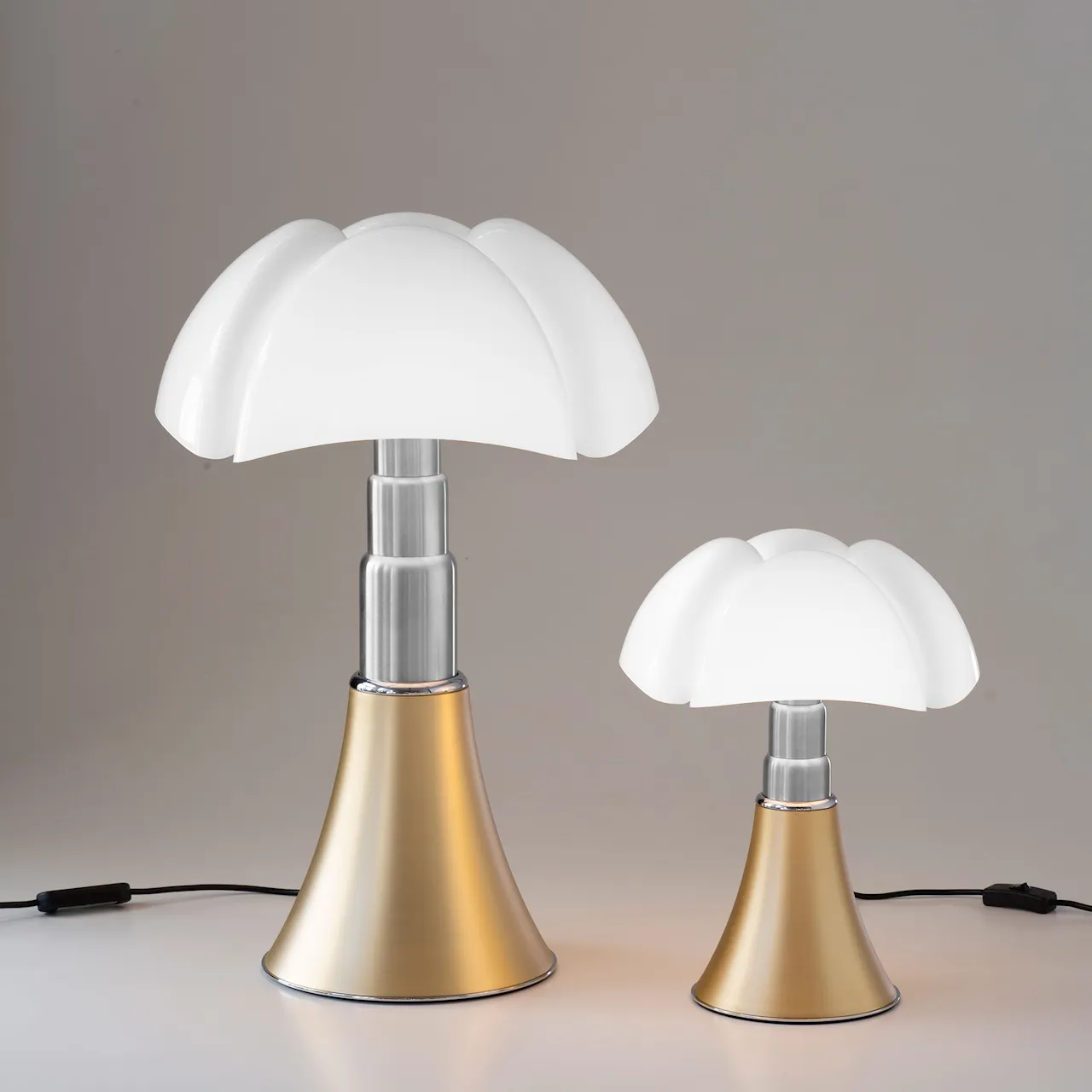 Pipistrello Medium Table Lamp Brass - Dæmpbar