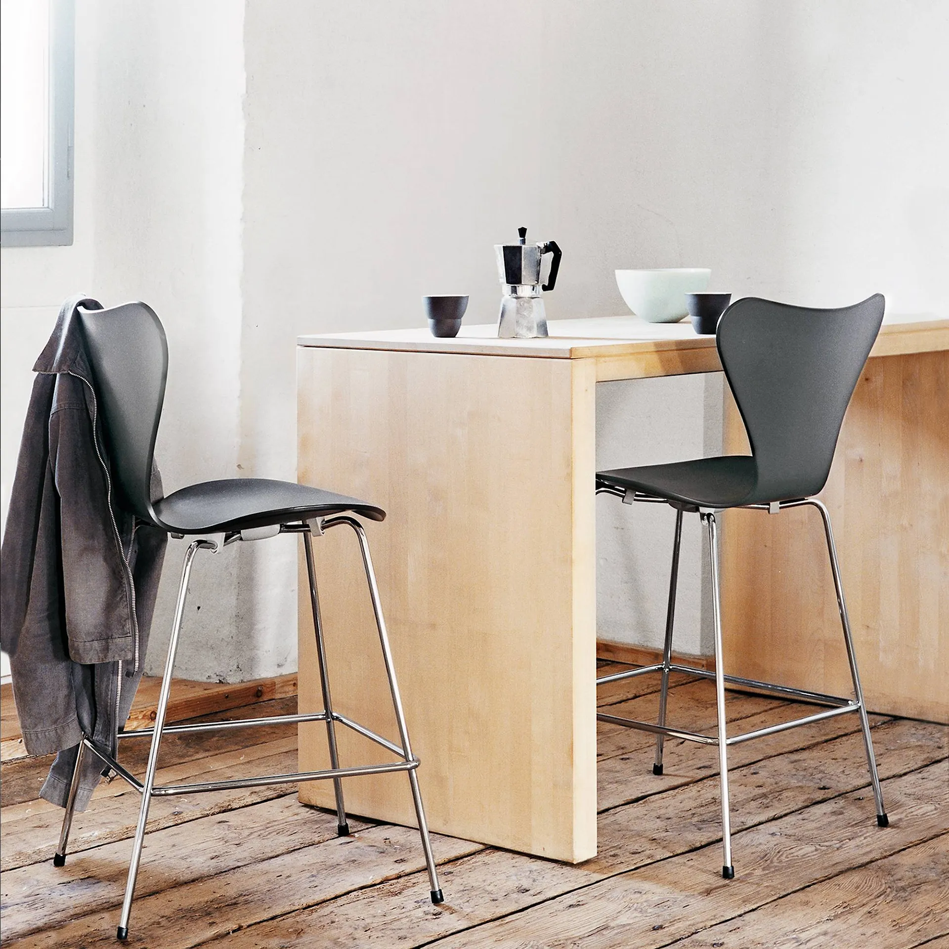 3187/3197 Series 7 Bar Stool - Fritz Hansen - Arne Jacobsen - NO GA