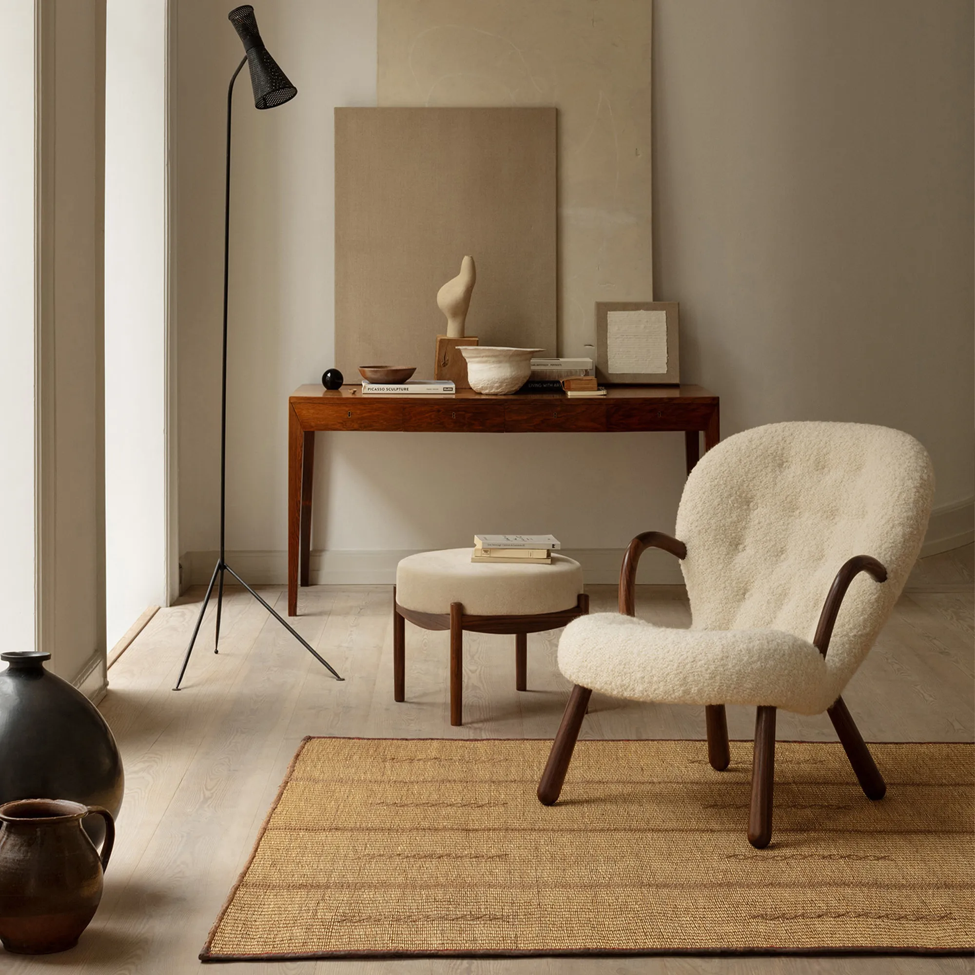 Clam Chair - 11
