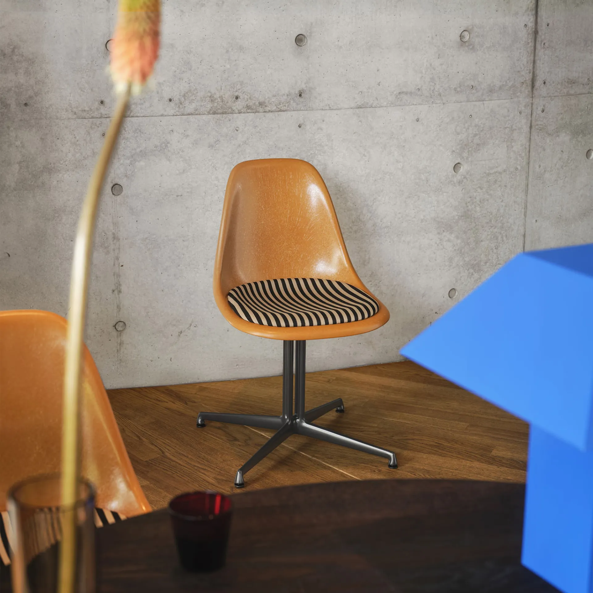 Buy Eames Fiberglass Side Chair La Fonda from Vitra | NO GA Buy Eames Fiberglass Side Chair La Fonda from Vitra | NO GA