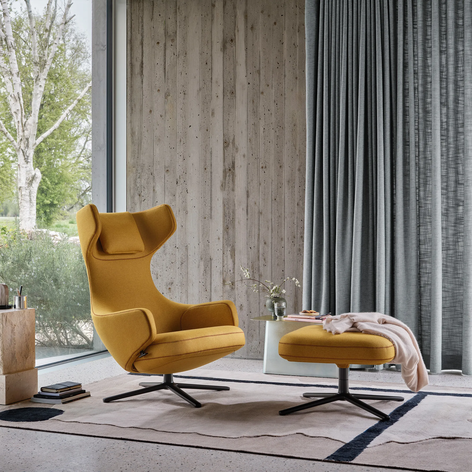 Grand Repos lænestol & Repos Ottoman fodskammel Polished