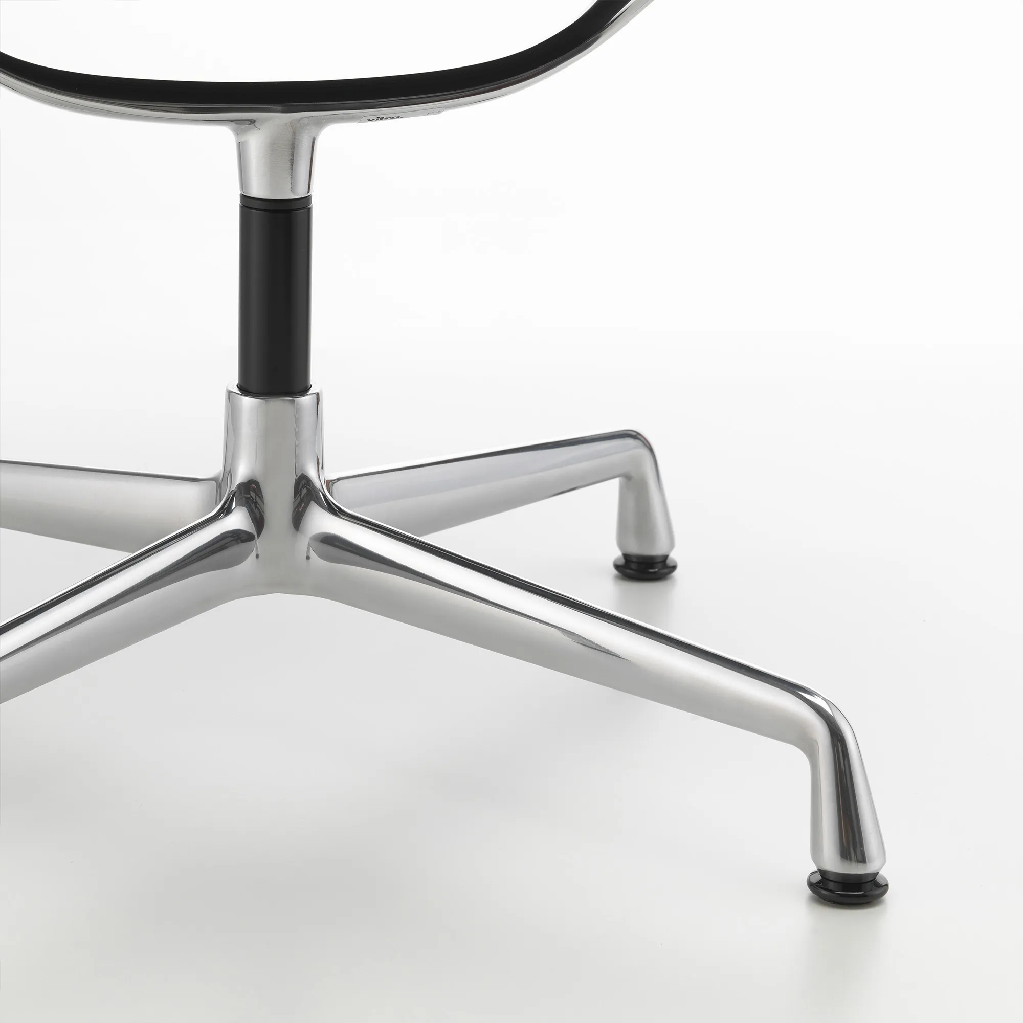 EA 108 Aluminium Chair - 12