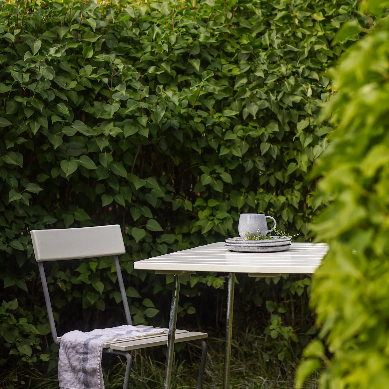 Bord B31 84cm varmforzinket stel