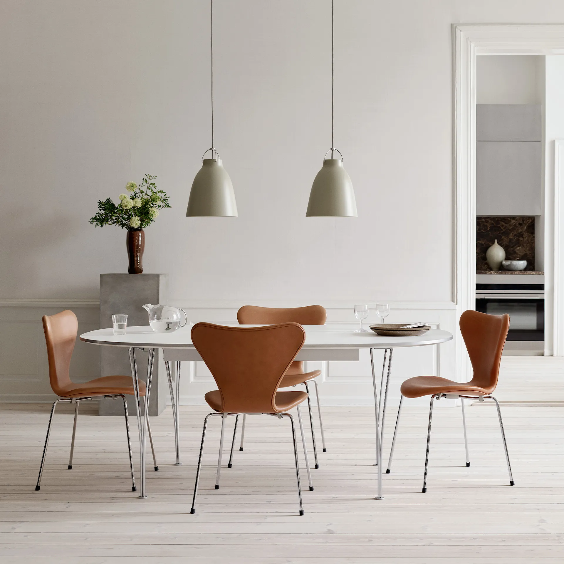 Plastic Foot For Superellipse Dining Table - Fritz Hansen - NO GA