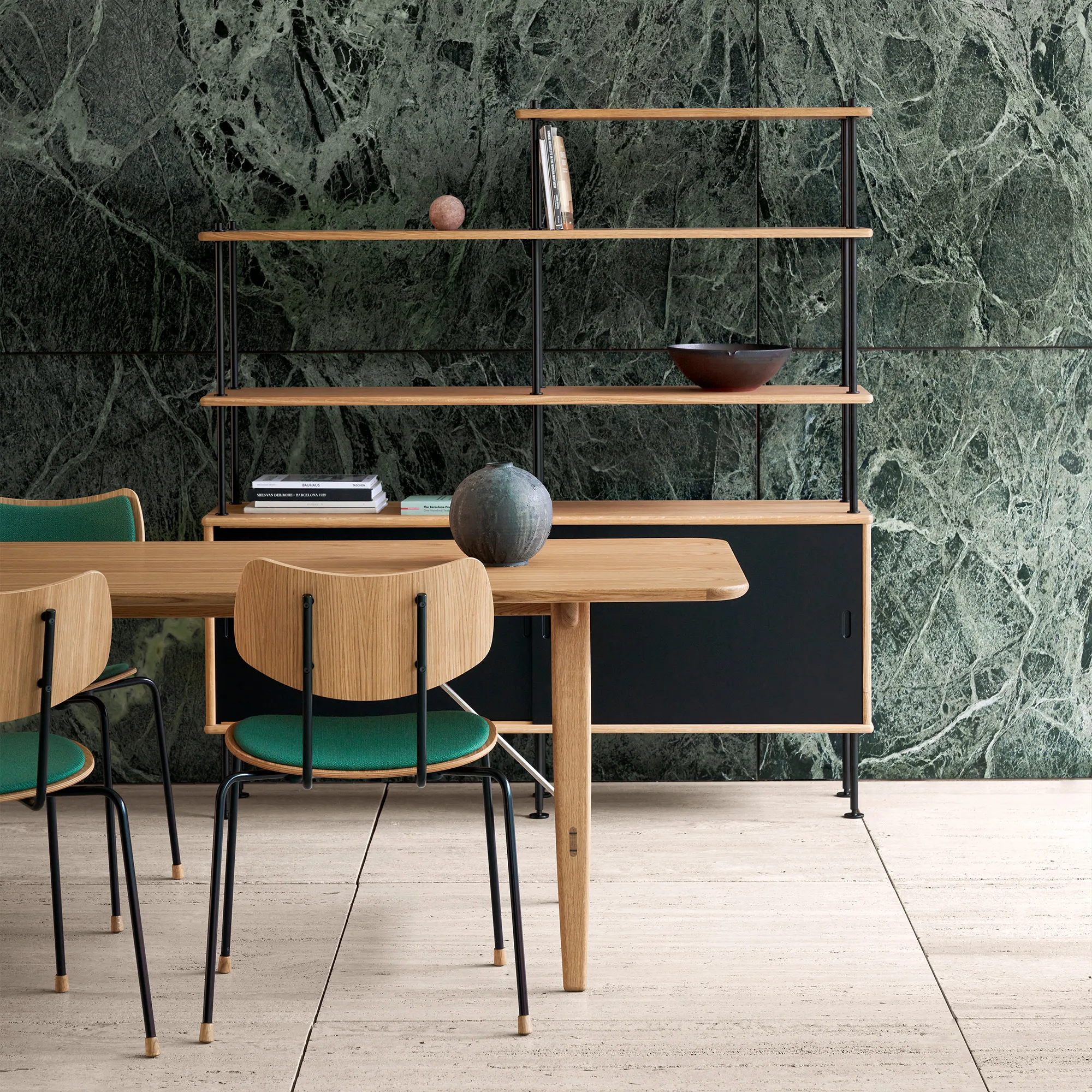 BM1160 Hunting Table