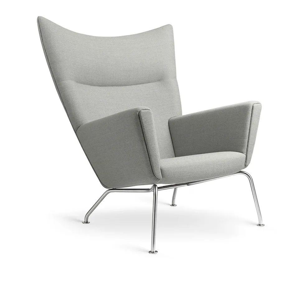 CH445 Wing Lounge Chair