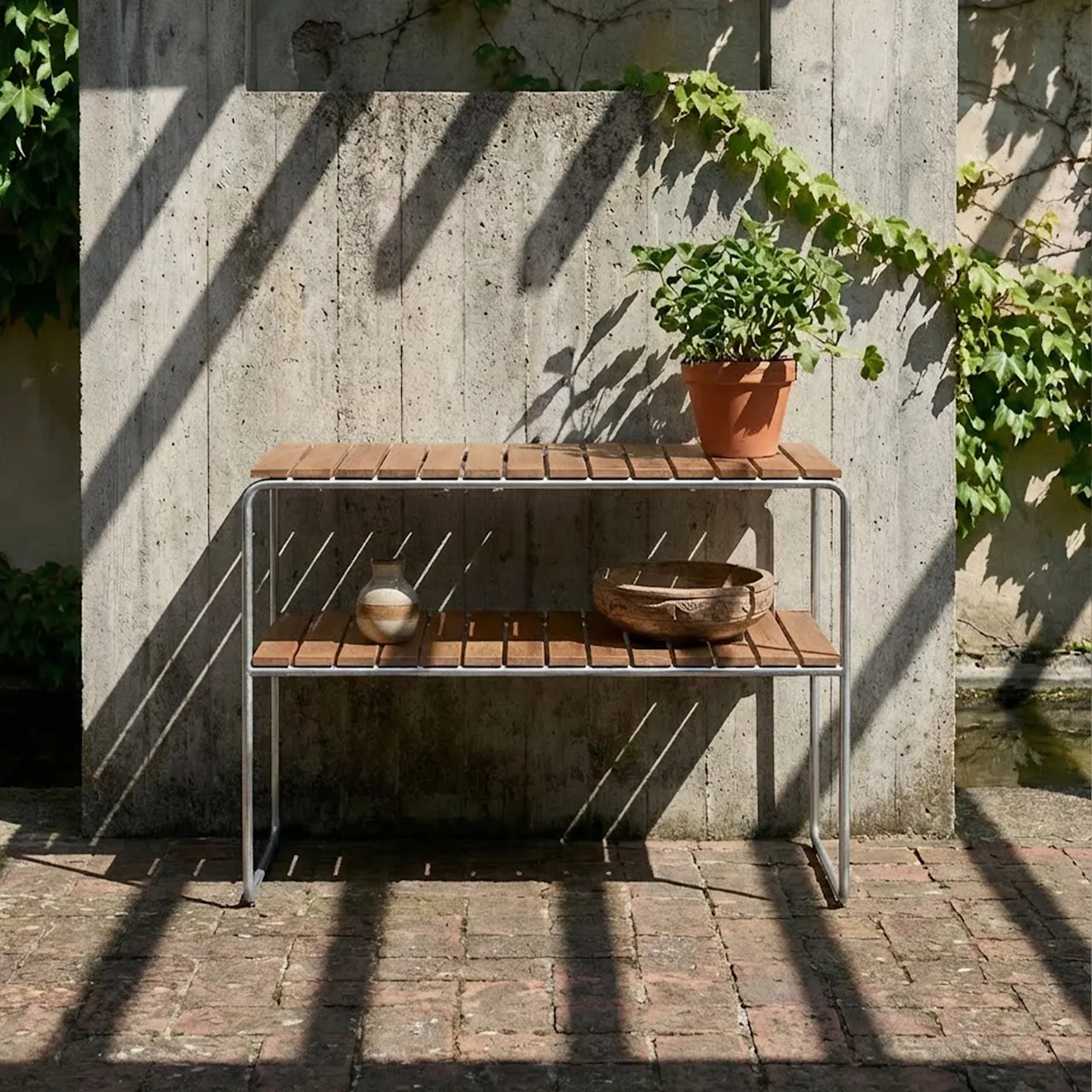Relief tafel L105 buitentafel