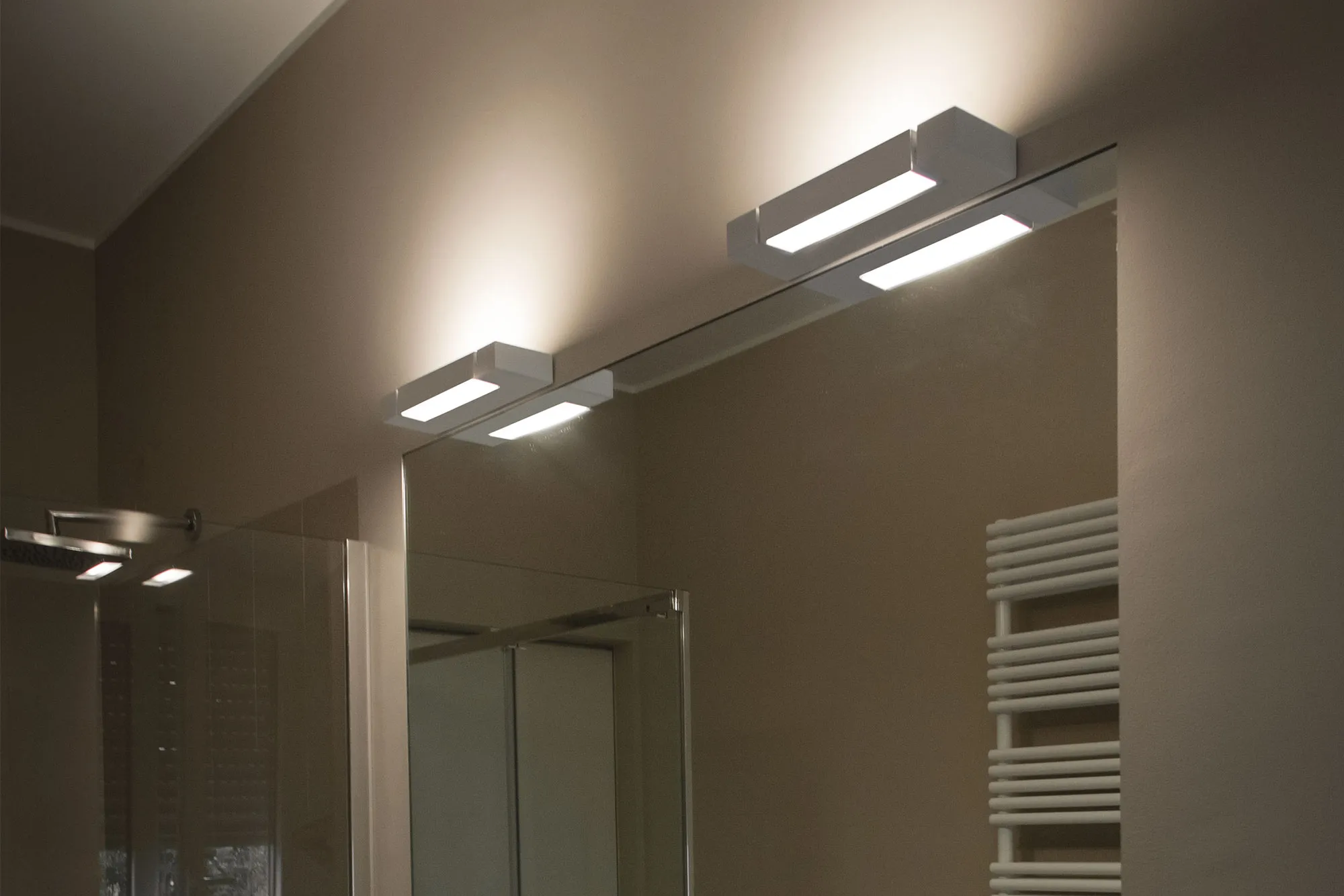 Ara Wall Lamp