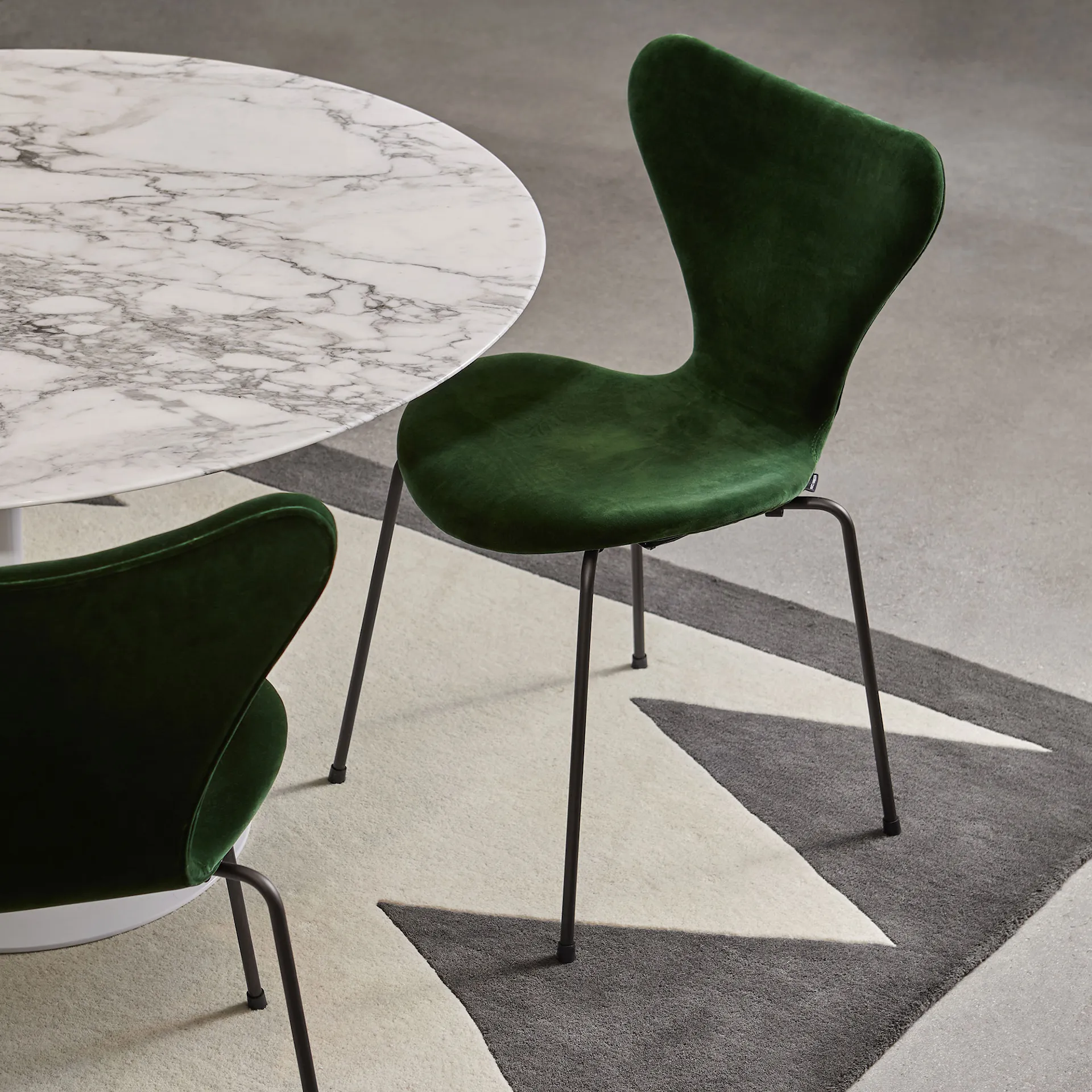 3107 Serie 7 - Fløjlsudgave - Fritz Hansen - Arne Jacobsen - NO GA