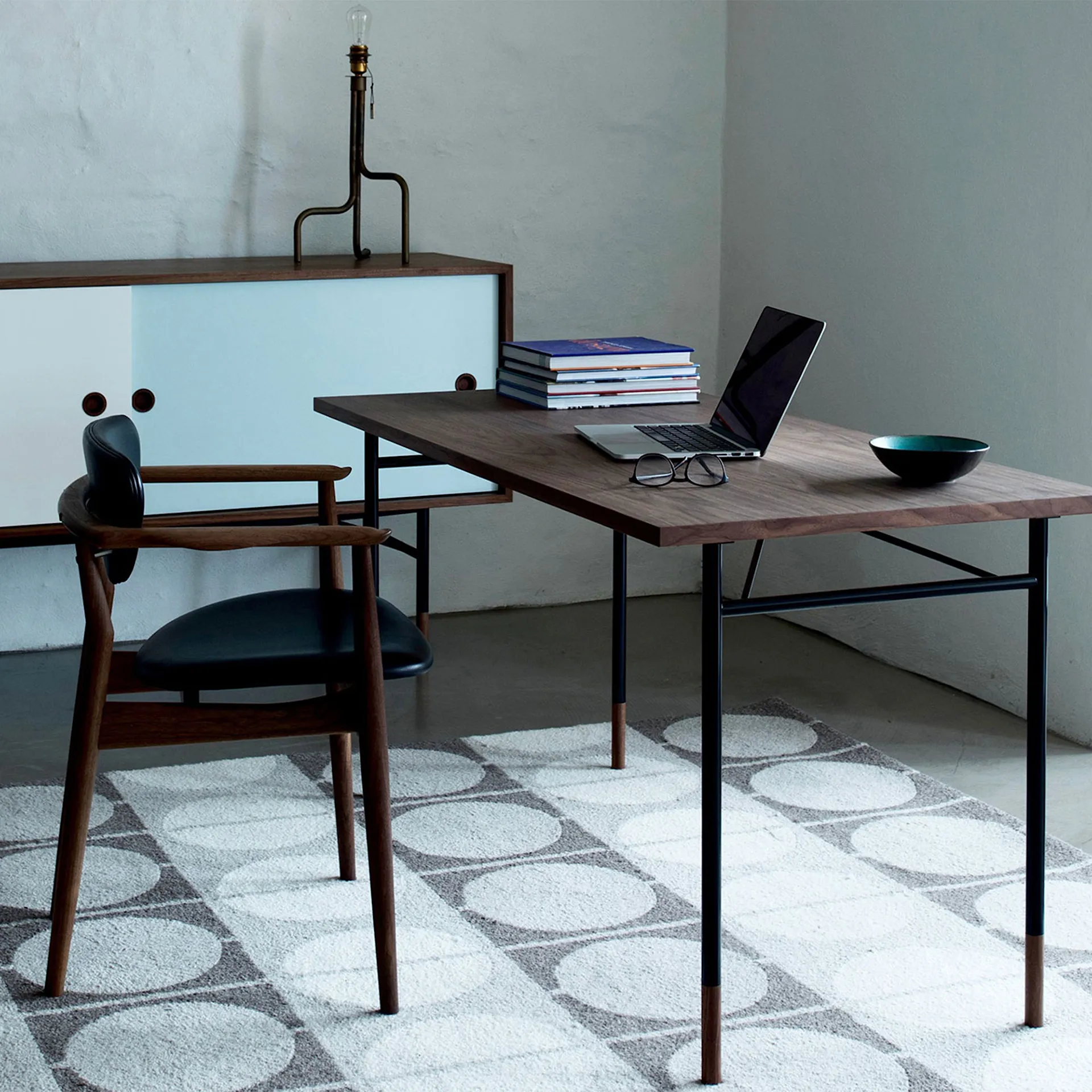 Nyhavn Desk, 170 cm, Without Tray Unit, Walnut, Black Steel - House of Finn Juhl - Finn Juhl - NO GA