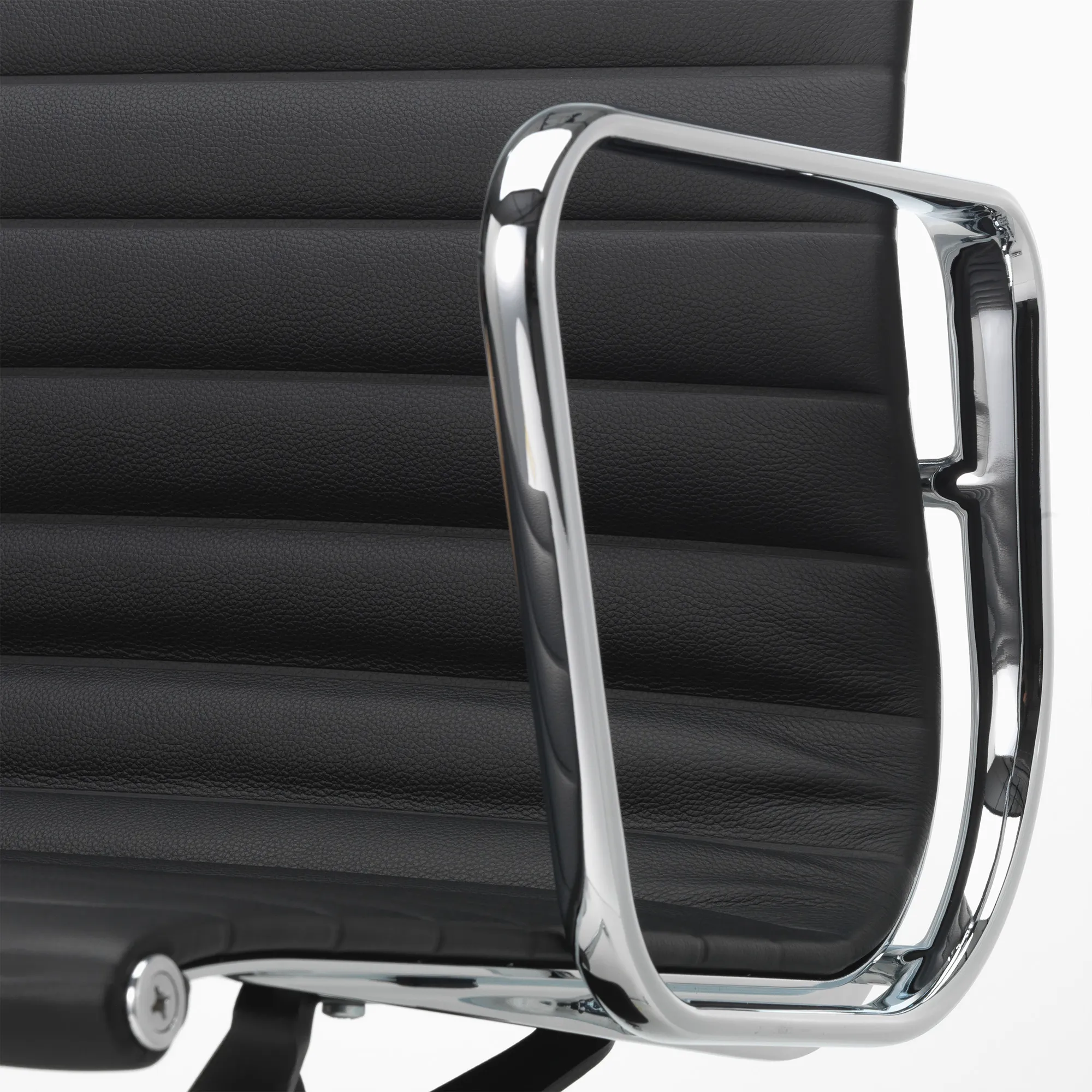 EA 117 Aluminium Chair - 7