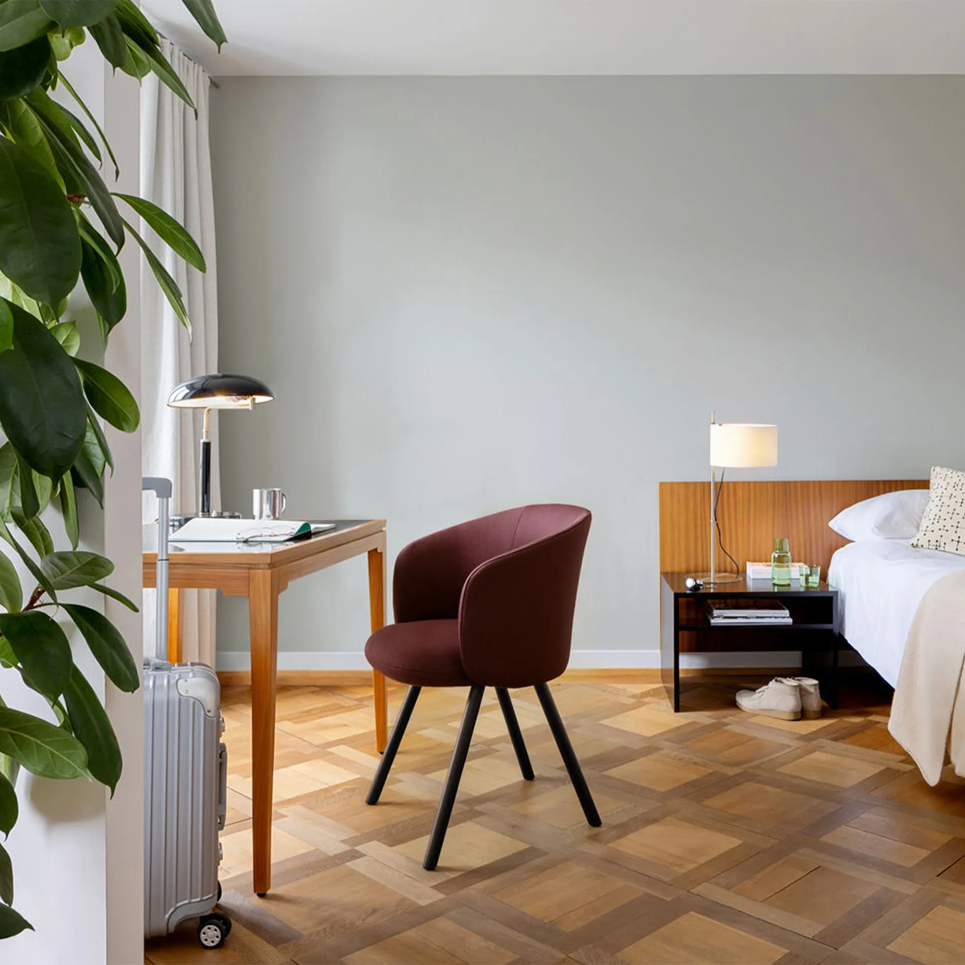 Buy Mikado Armchair from Vitra | NO GA Buy Mikado Armchair from Vitra | NO GA