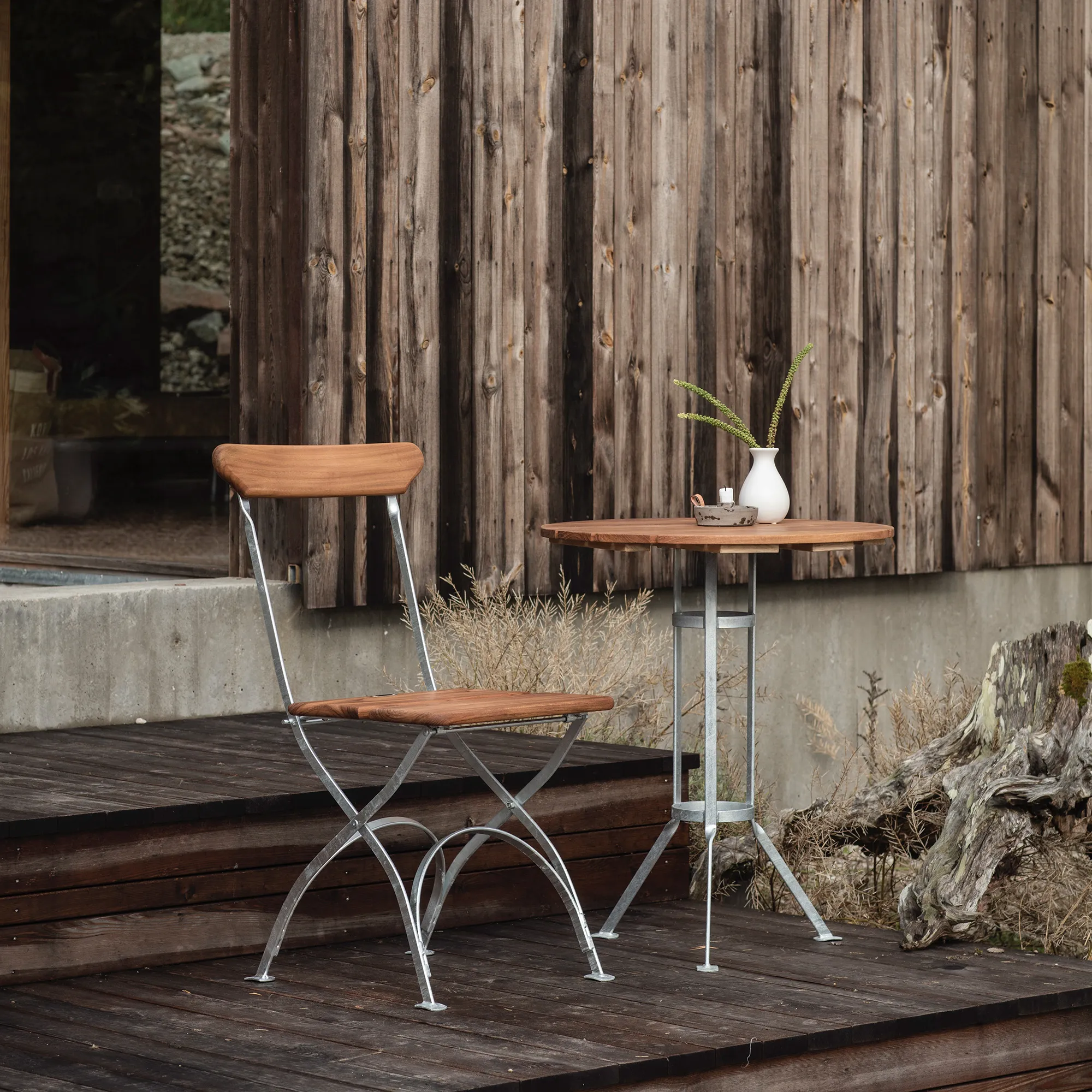 Brewery Tripod Table