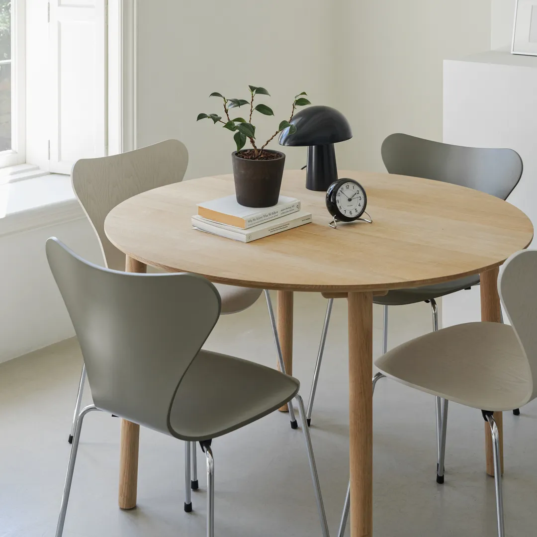 Series 7 chair 3107 coloured ash veneer - 3