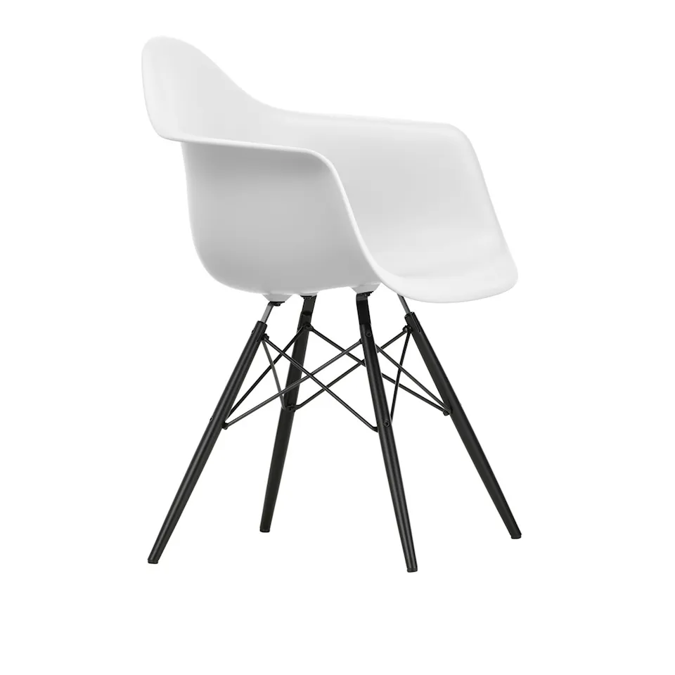 Eames RE Plastic Armchair DAW Black Maple