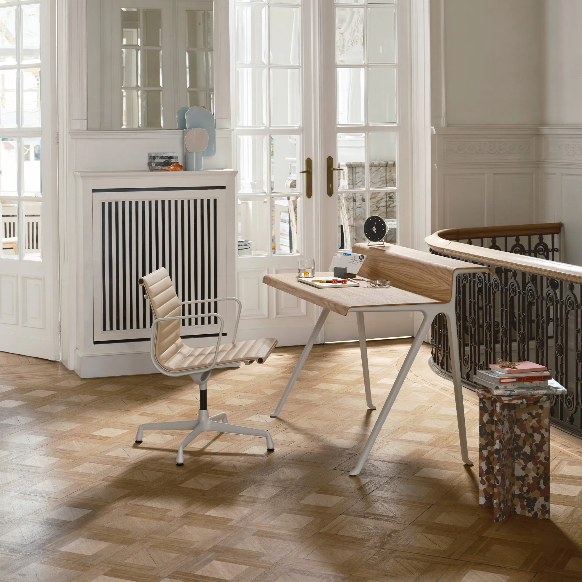 EA 108 Aluminium Chair - 2