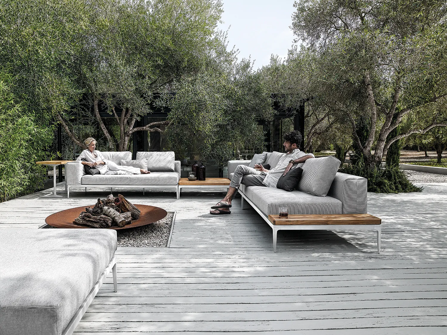 Grid Lounger - 10