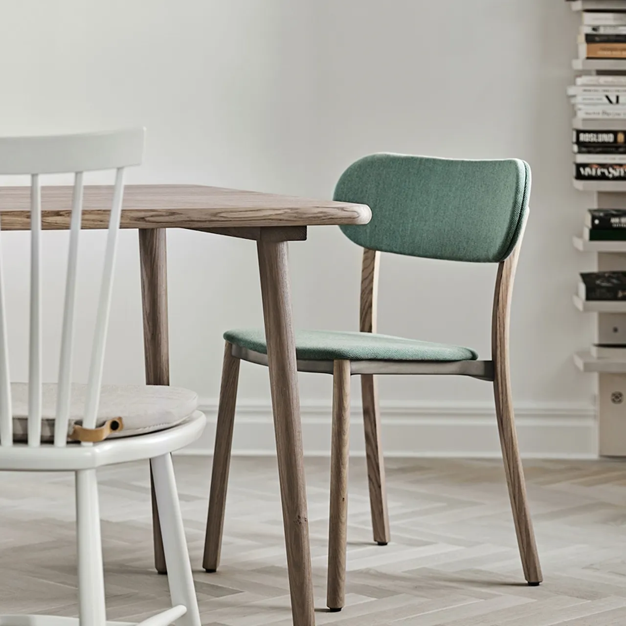 Miss Tailor Dining Table