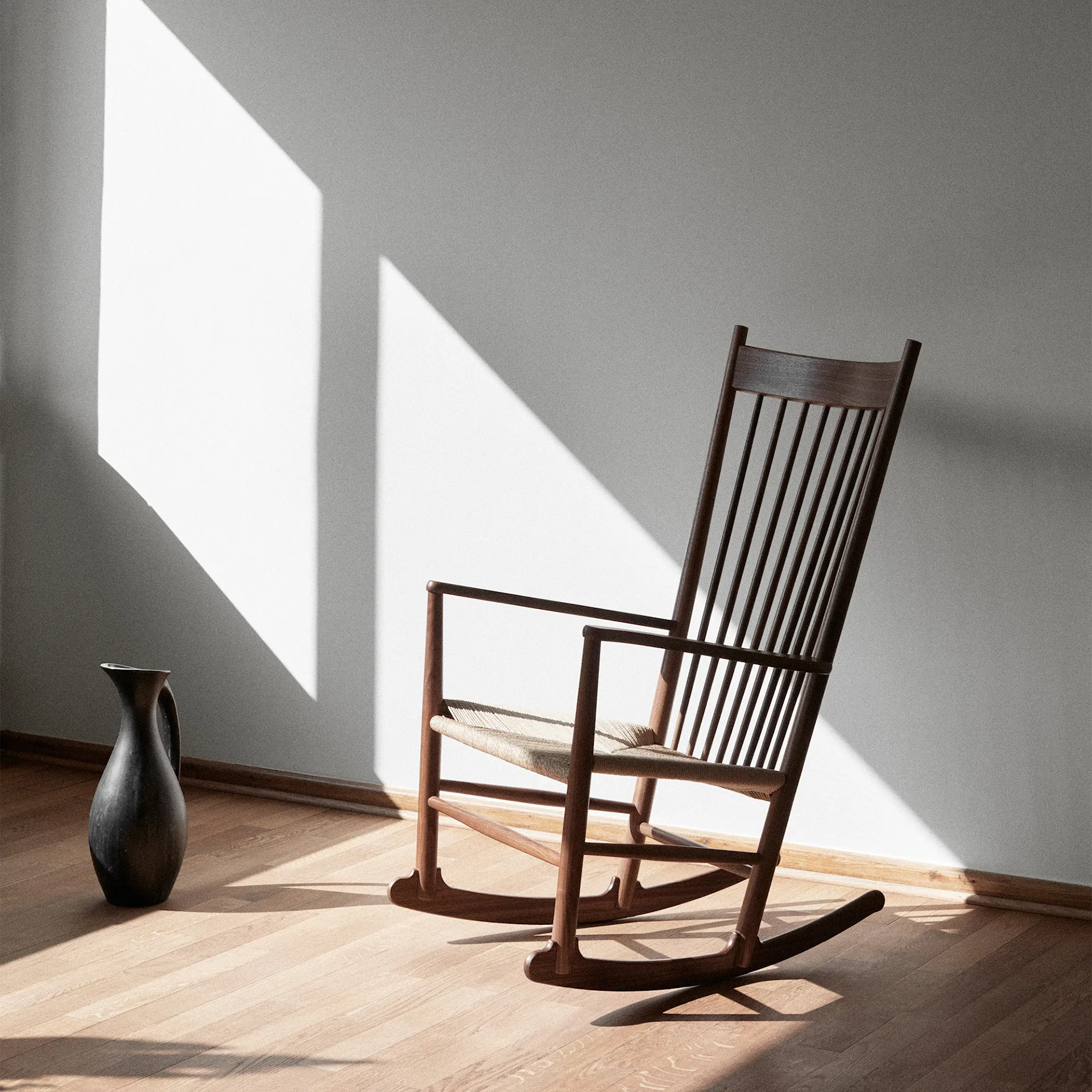 Wegner J16 Rocking Chair - Fredericia Furniture - Hans J. Wegner - NO GA