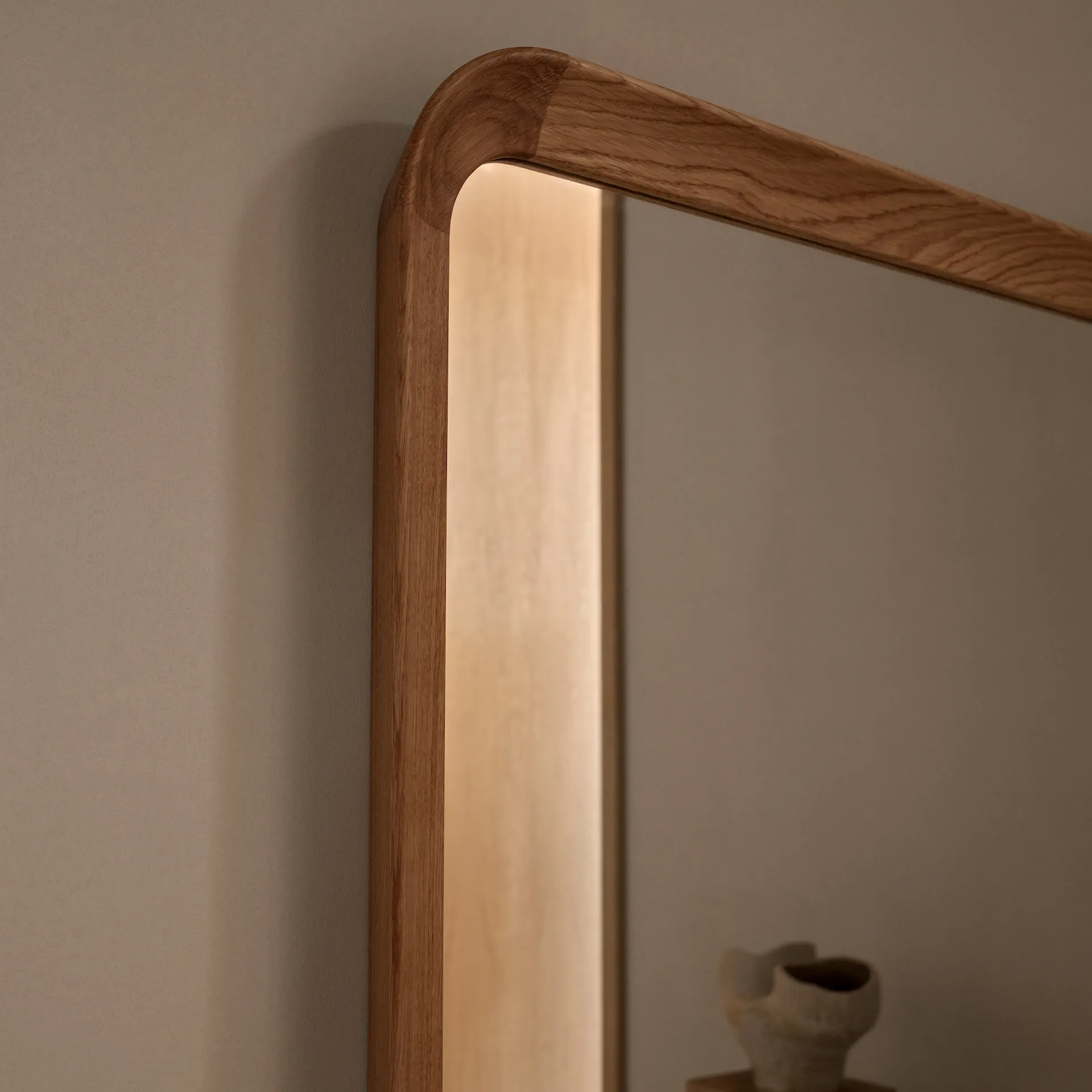 VLA62 Radio House Mirror - Carl Hansen - NO GA