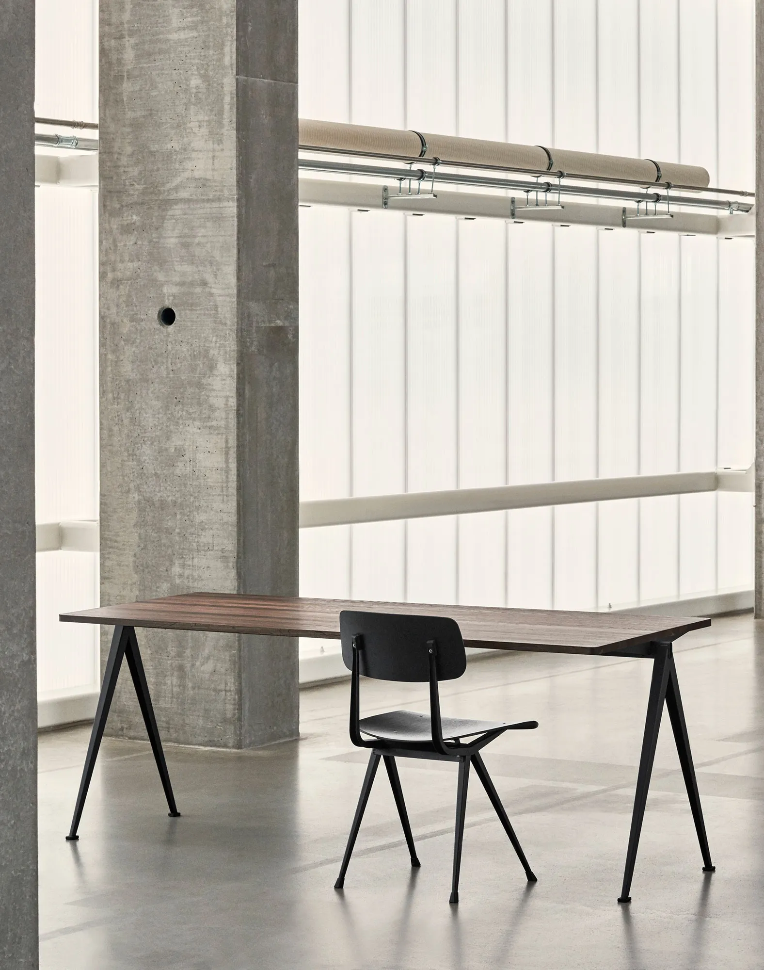 Pyramid 01 table 75x140 cm beige powder coated steel - 7