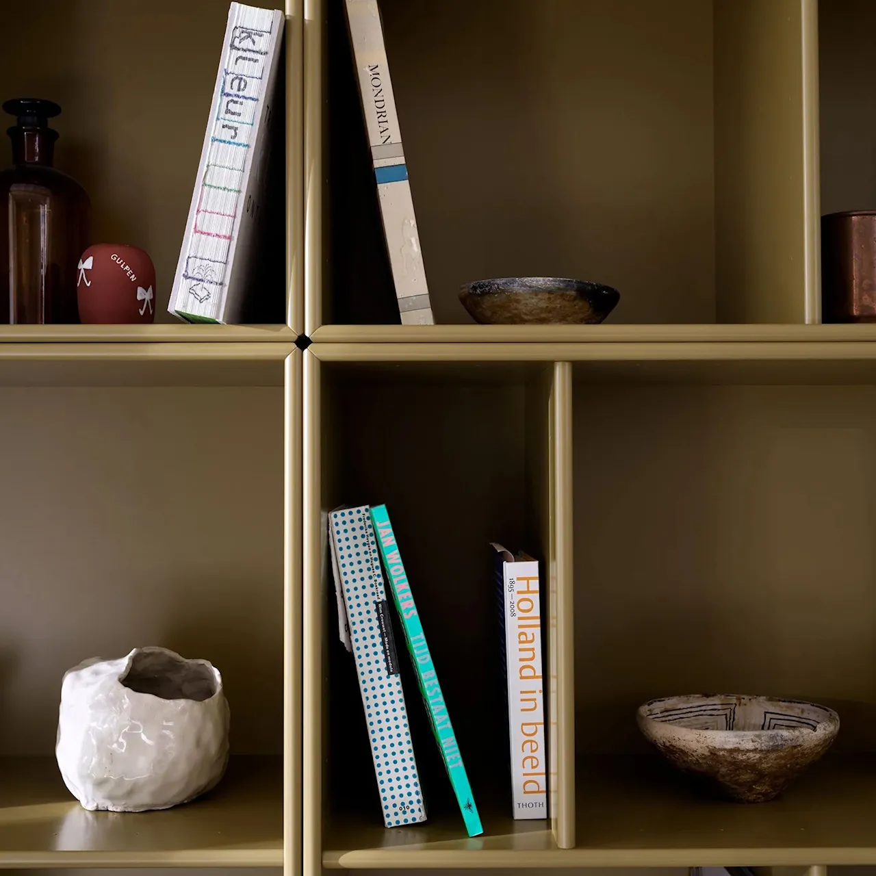 Read Spacious Bookshelf - Plinth H3 cm