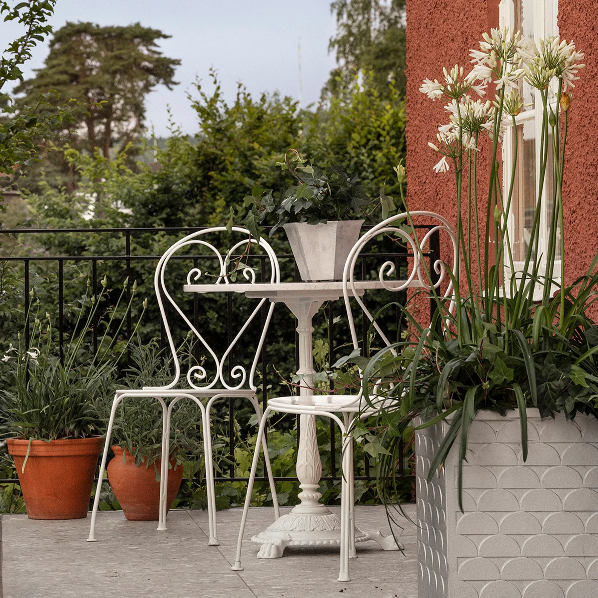 Classic No. 2 garden chairs 2 pcs & Classic café table Ø50 cm - 3