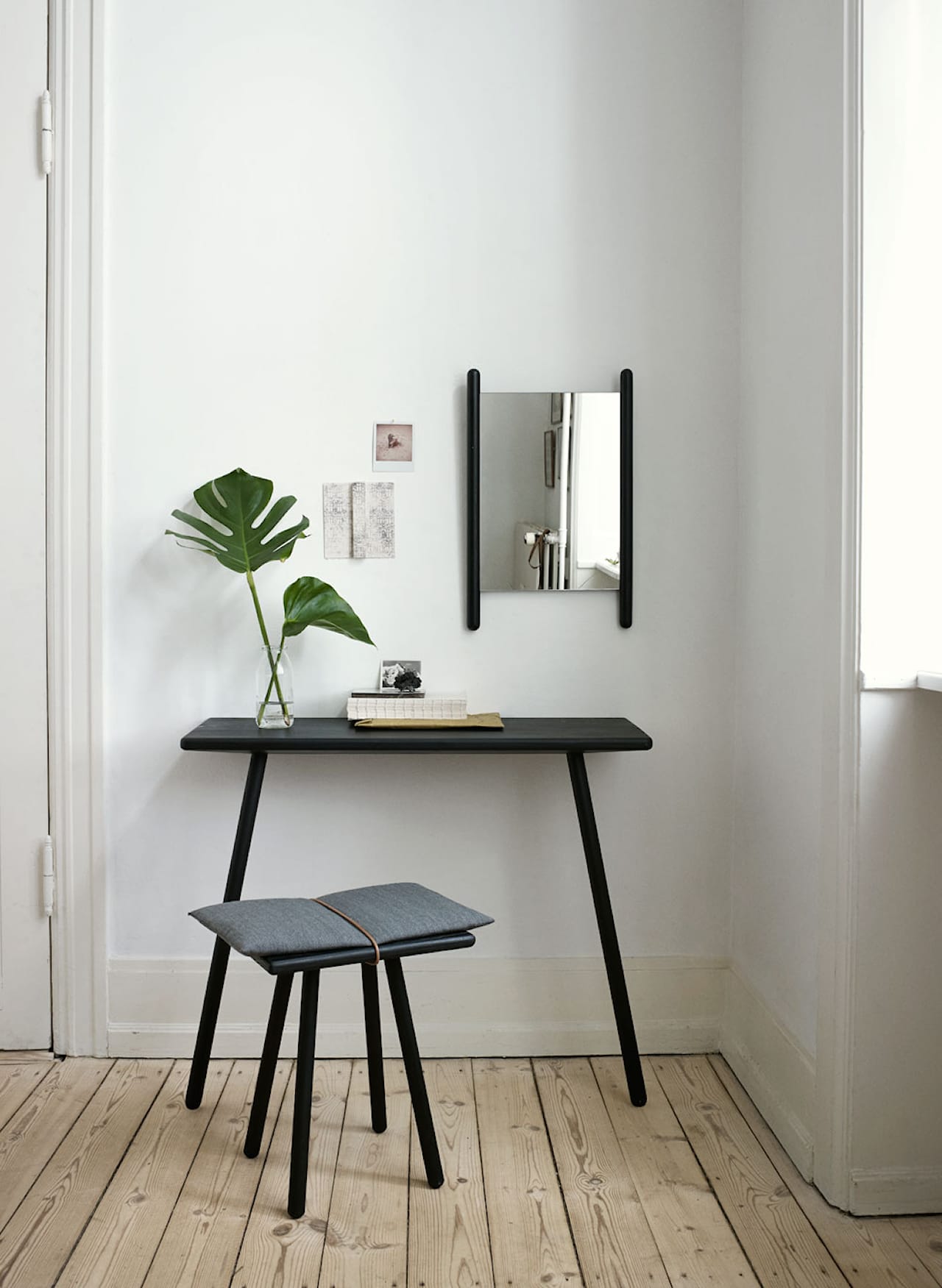 Georg Console Table