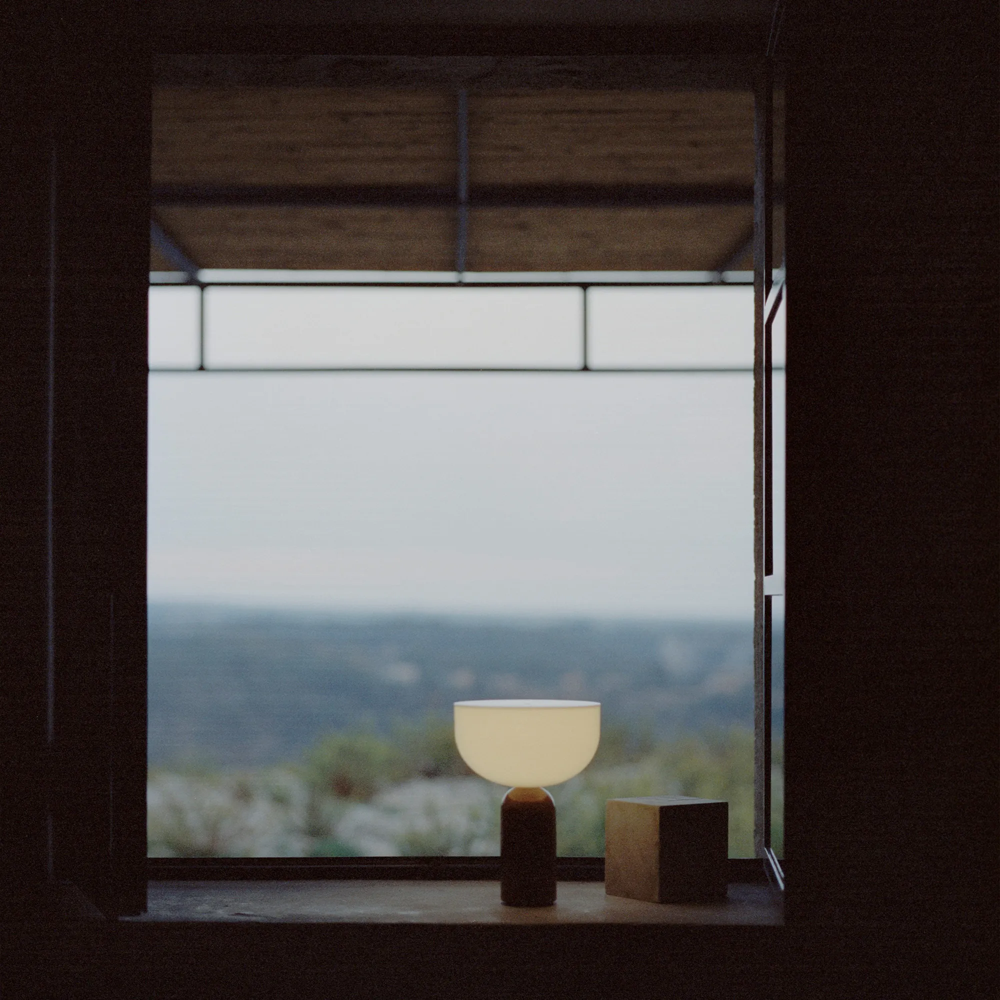 Kizu Portable Table Lamp - 6