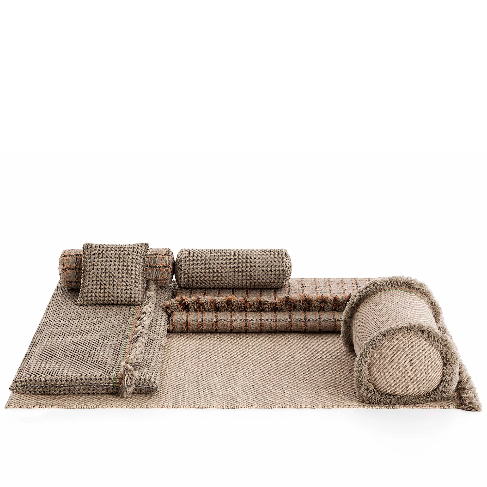 Garden Layers Rug - Diagonal Almond/Ivory - GAN - Patricia Urquiola - NO GA