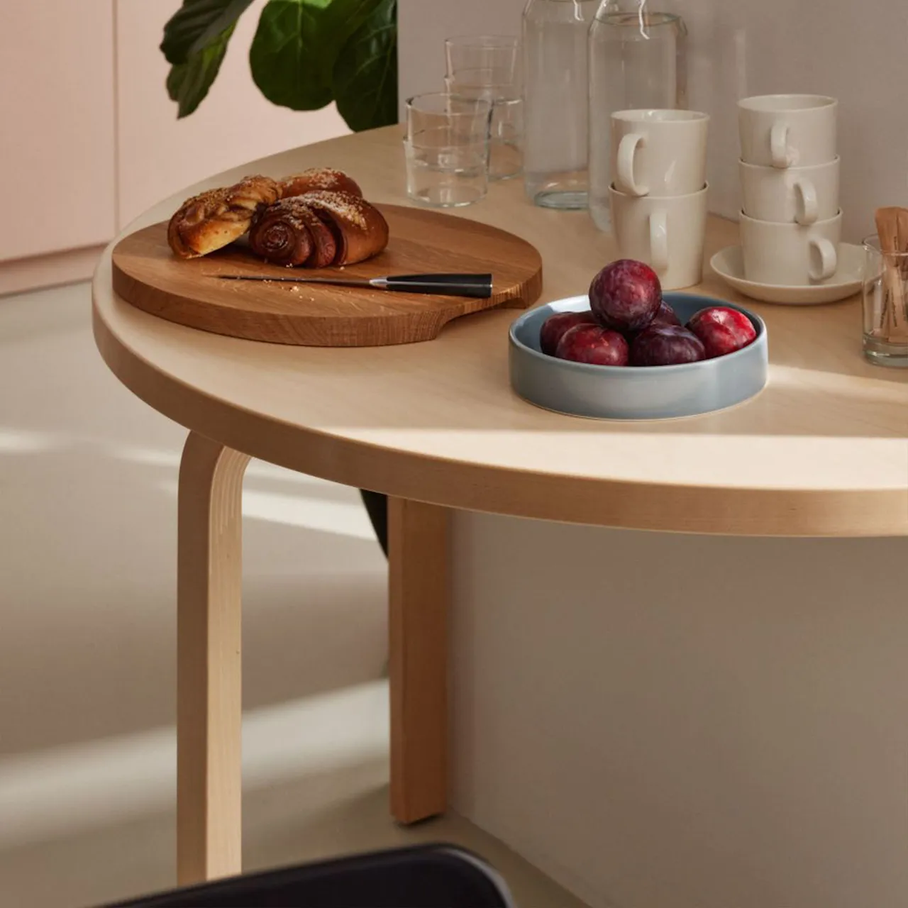 Aalto Table Half-Round 95 eettafel