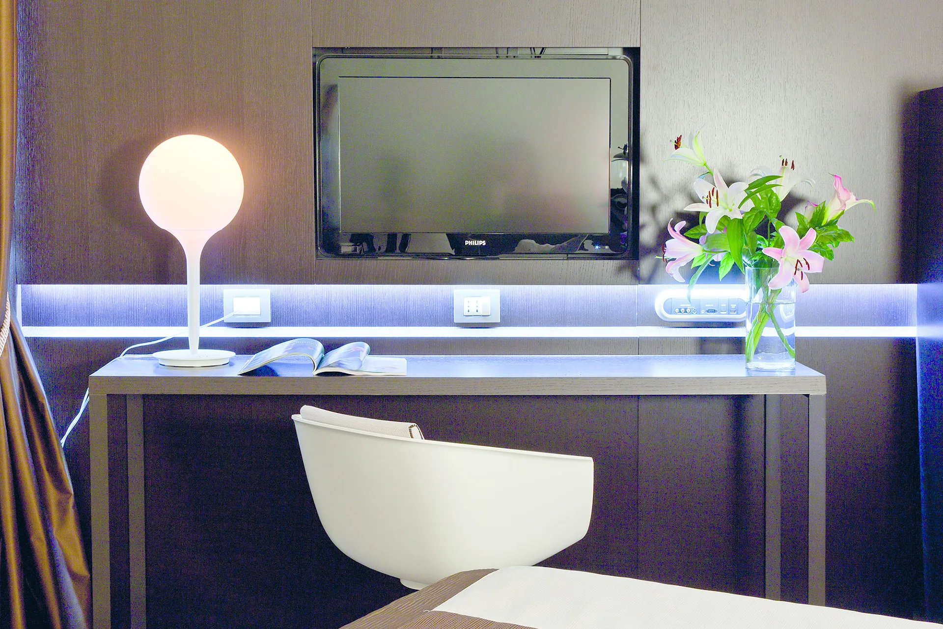 Castore Table Lamp - Artemide - NO GA