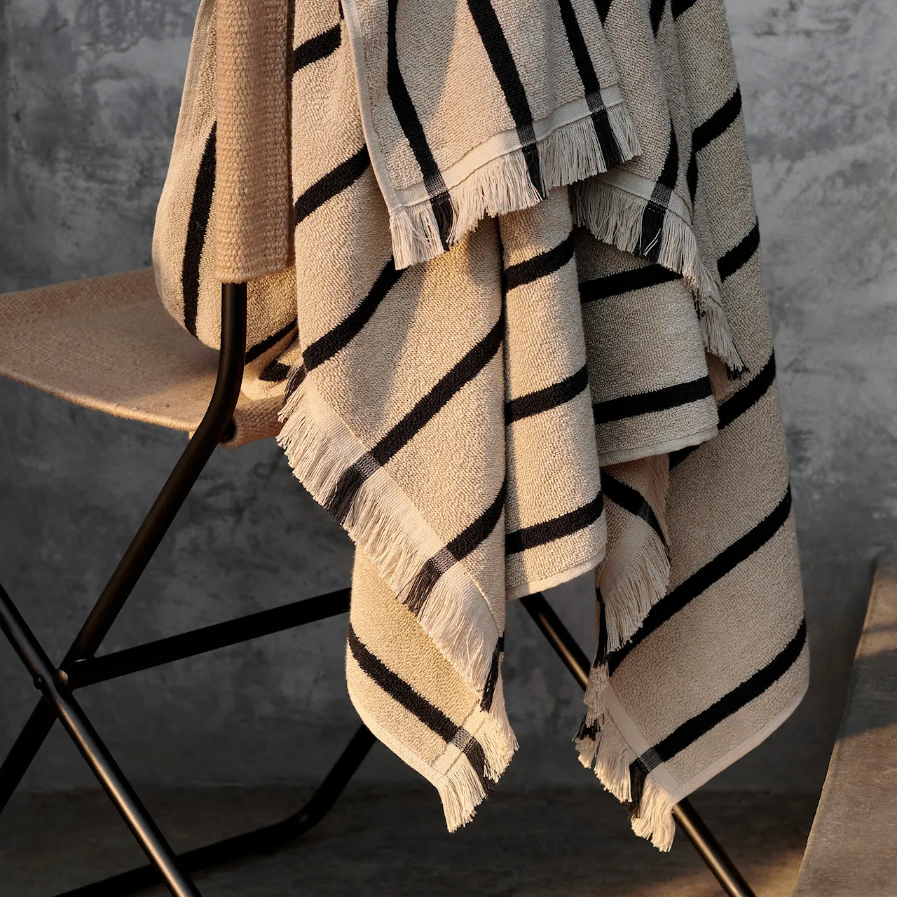 Alee Towel
