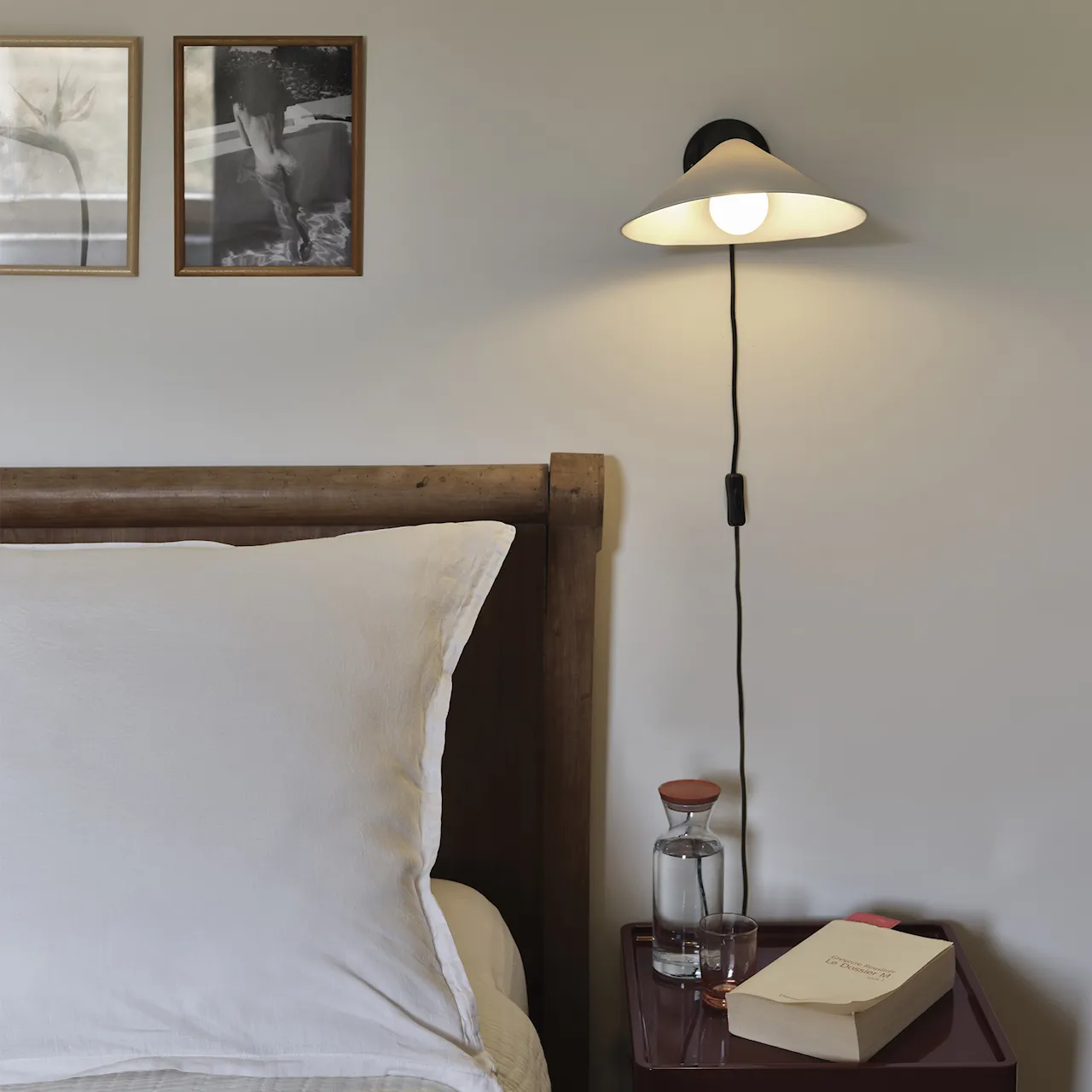 Plume CA wall lamp with cord