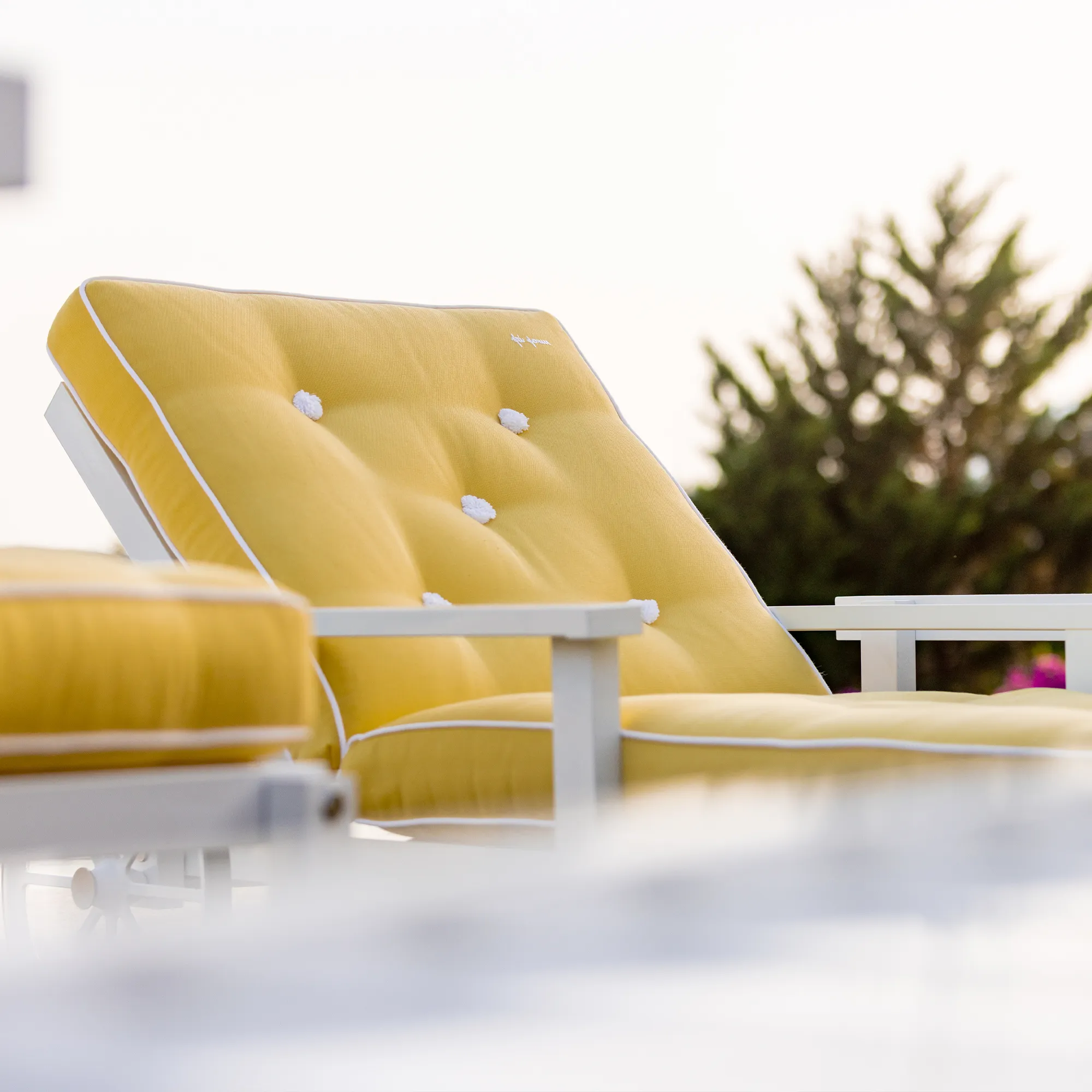 Hynde Fri Form Recliner - 2