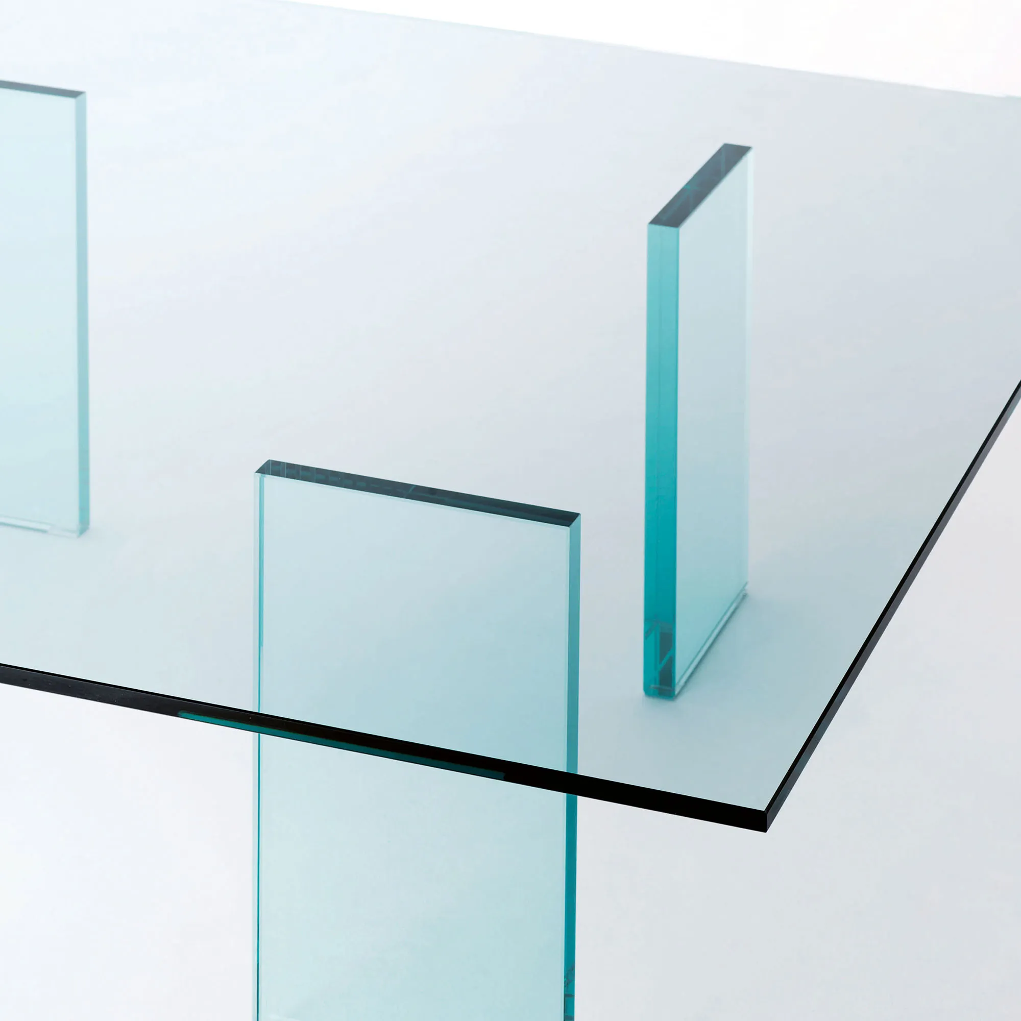 KUT Glass Table 1976 - 3