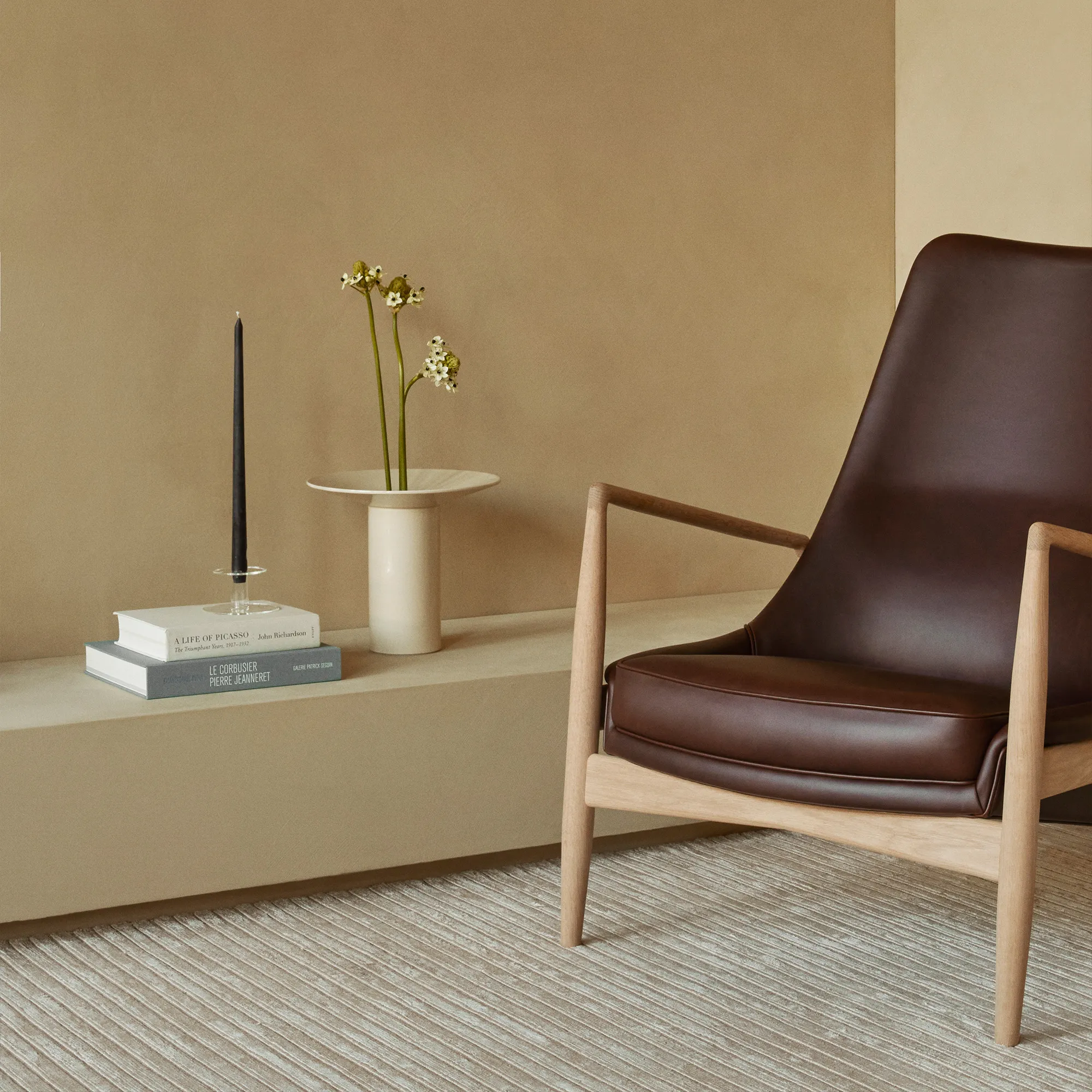 The Seal Lounge Chair Low Natural Oak